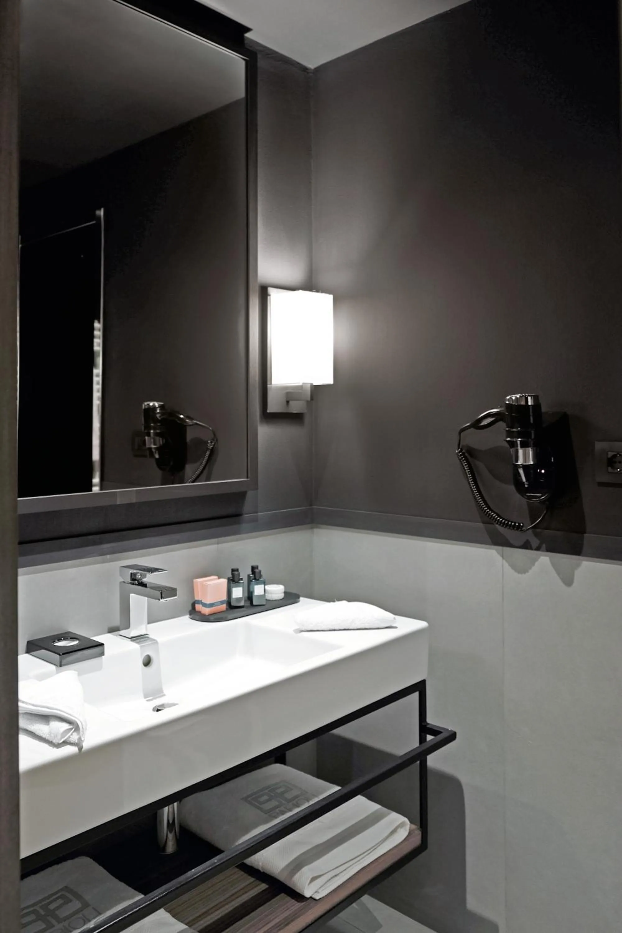 Bathroom in Parioli Place B&B