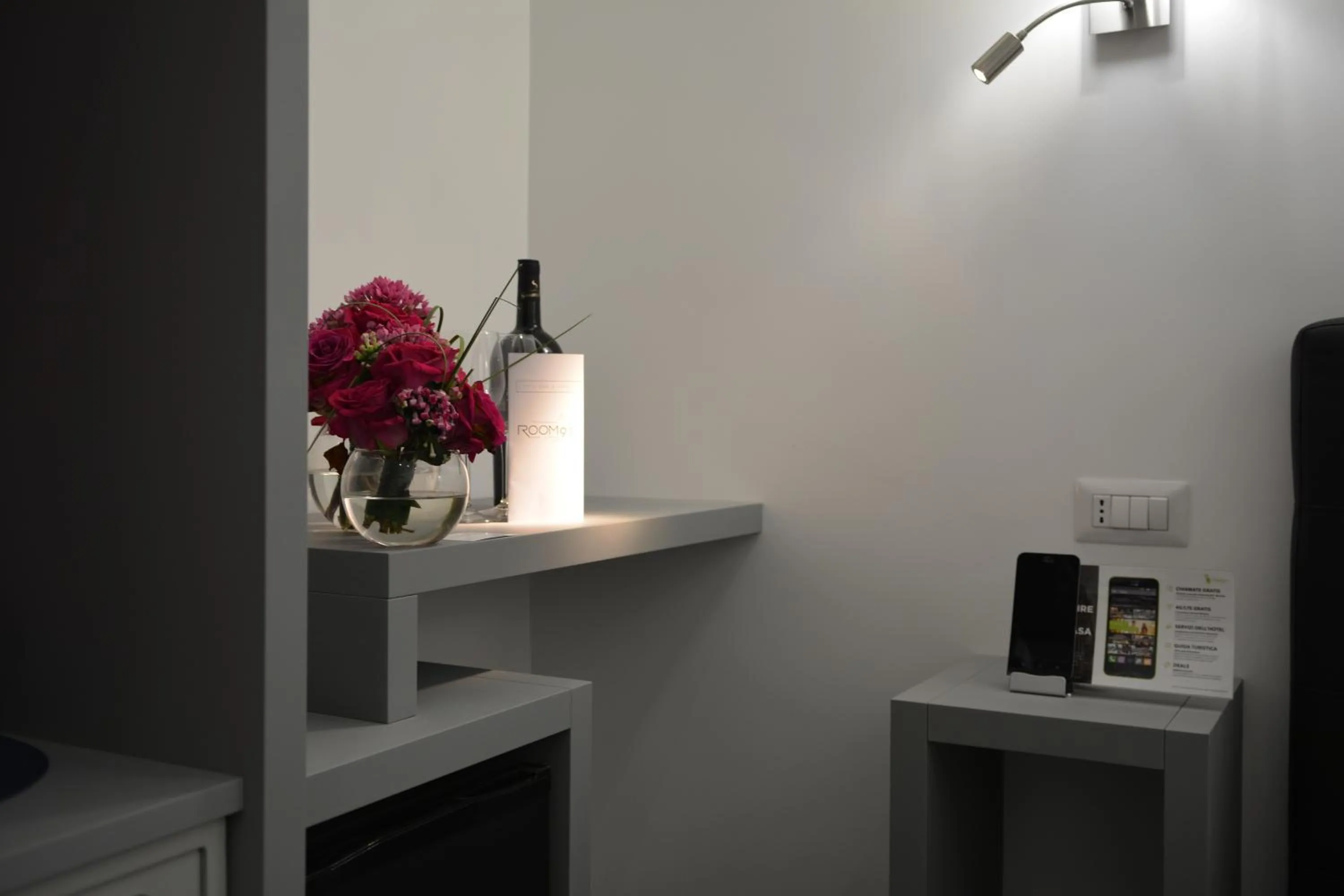 Decorative detail in Room 91-S. Peter