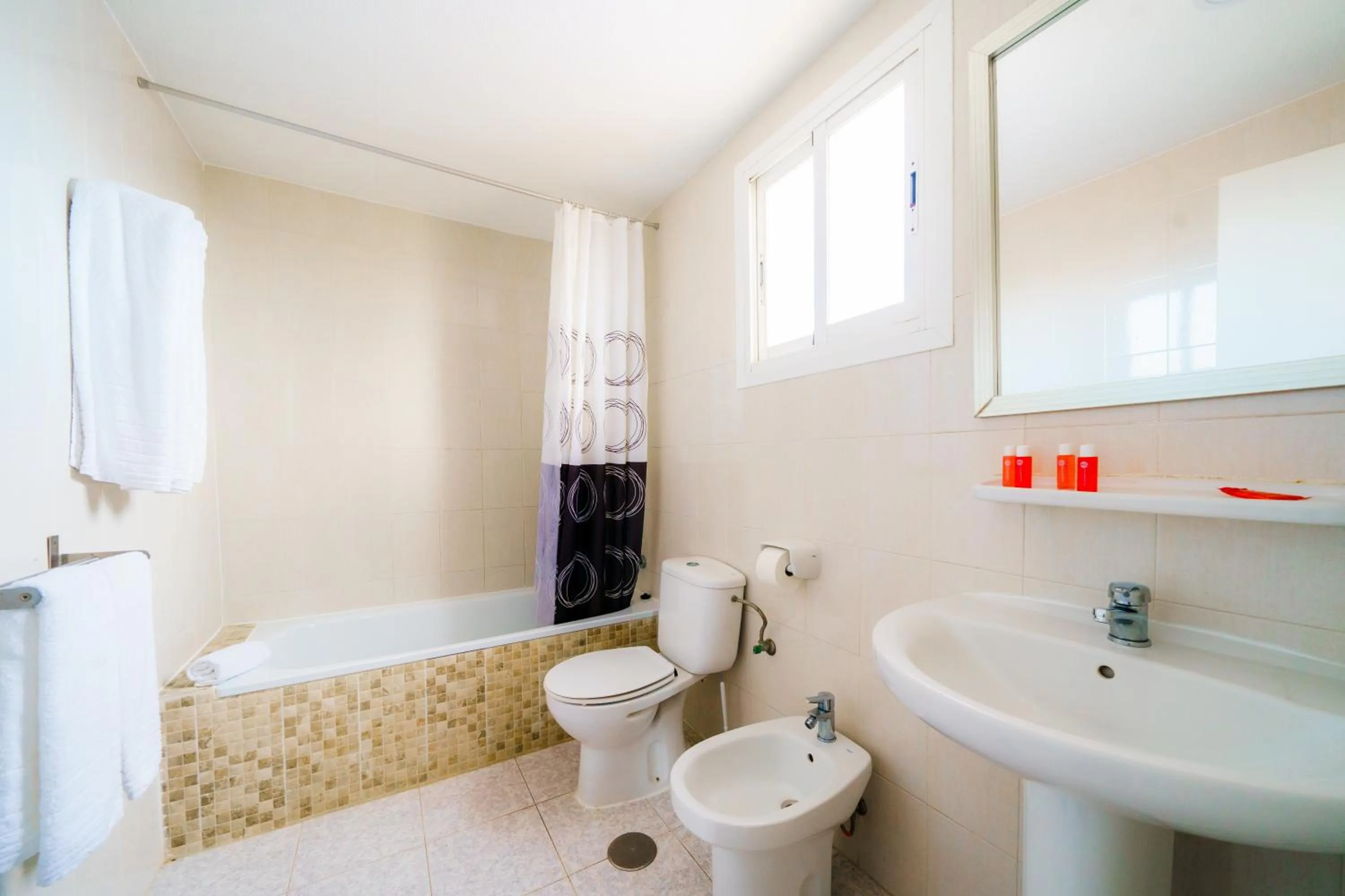 Shower in Apartamentos El Faro By Mc