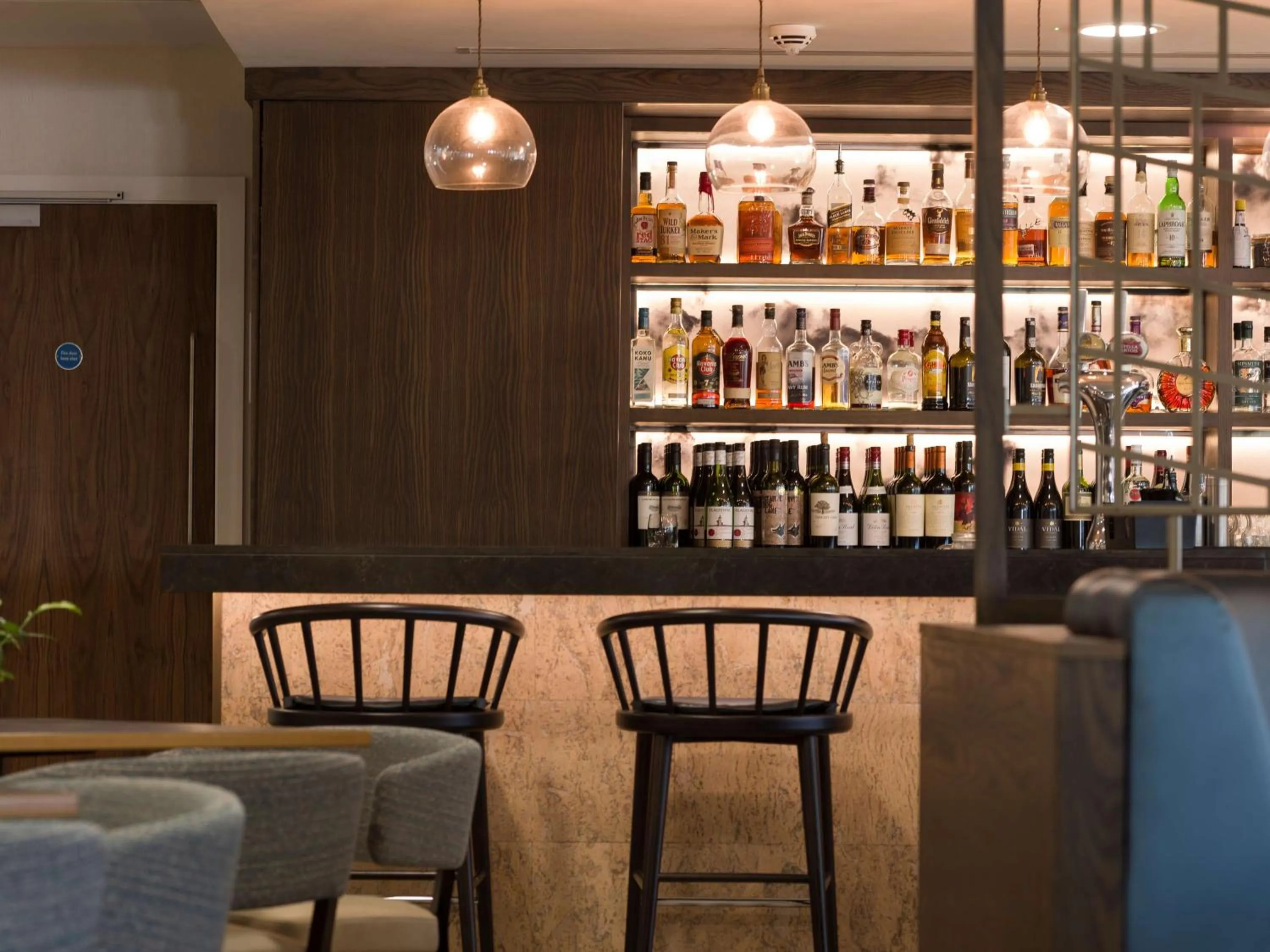 Lounge or bar in DoubleTree by Hilton Chester