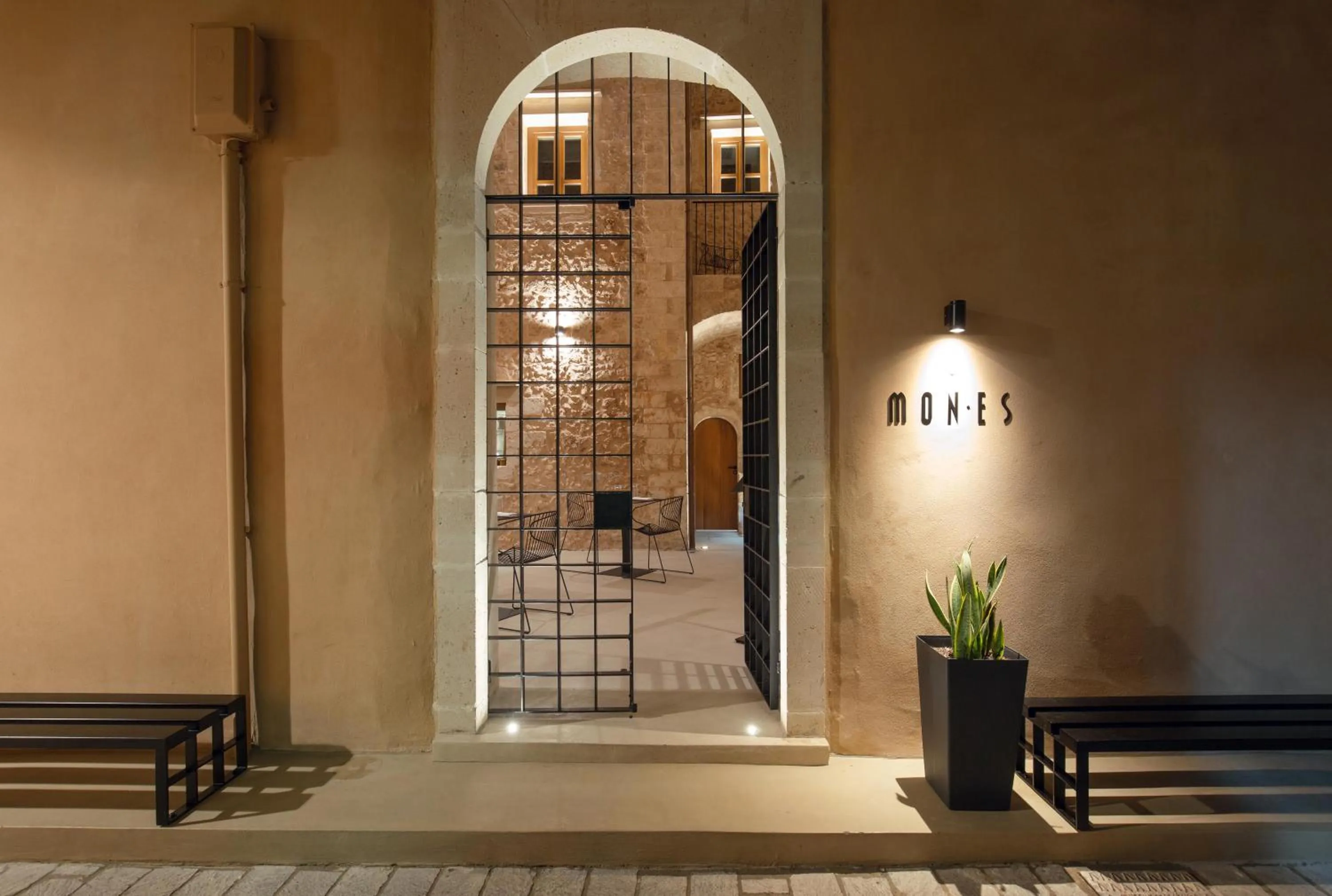 Restaurant/places to eat in Monastery Estate Venetian Harbor