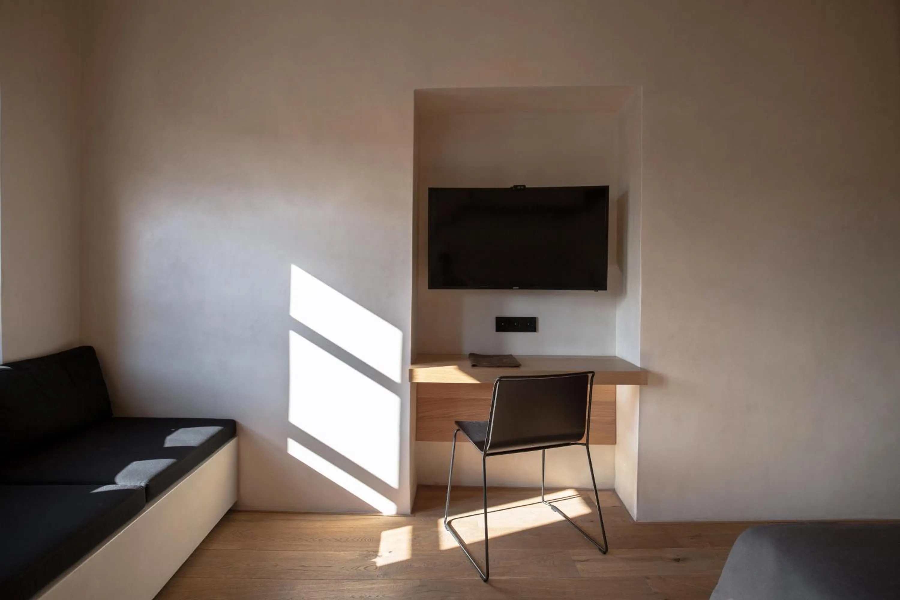 TV and multimedia in Monastery Estate Venetian Harbor