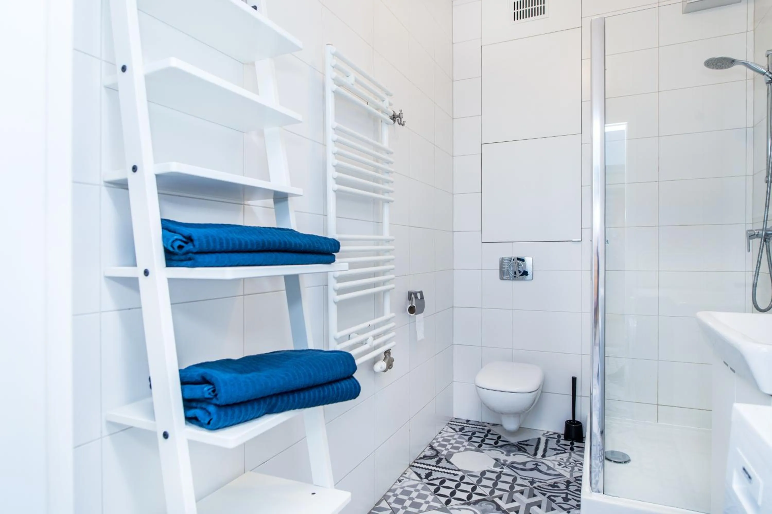 Shower in Cracow Rentals Zacisze