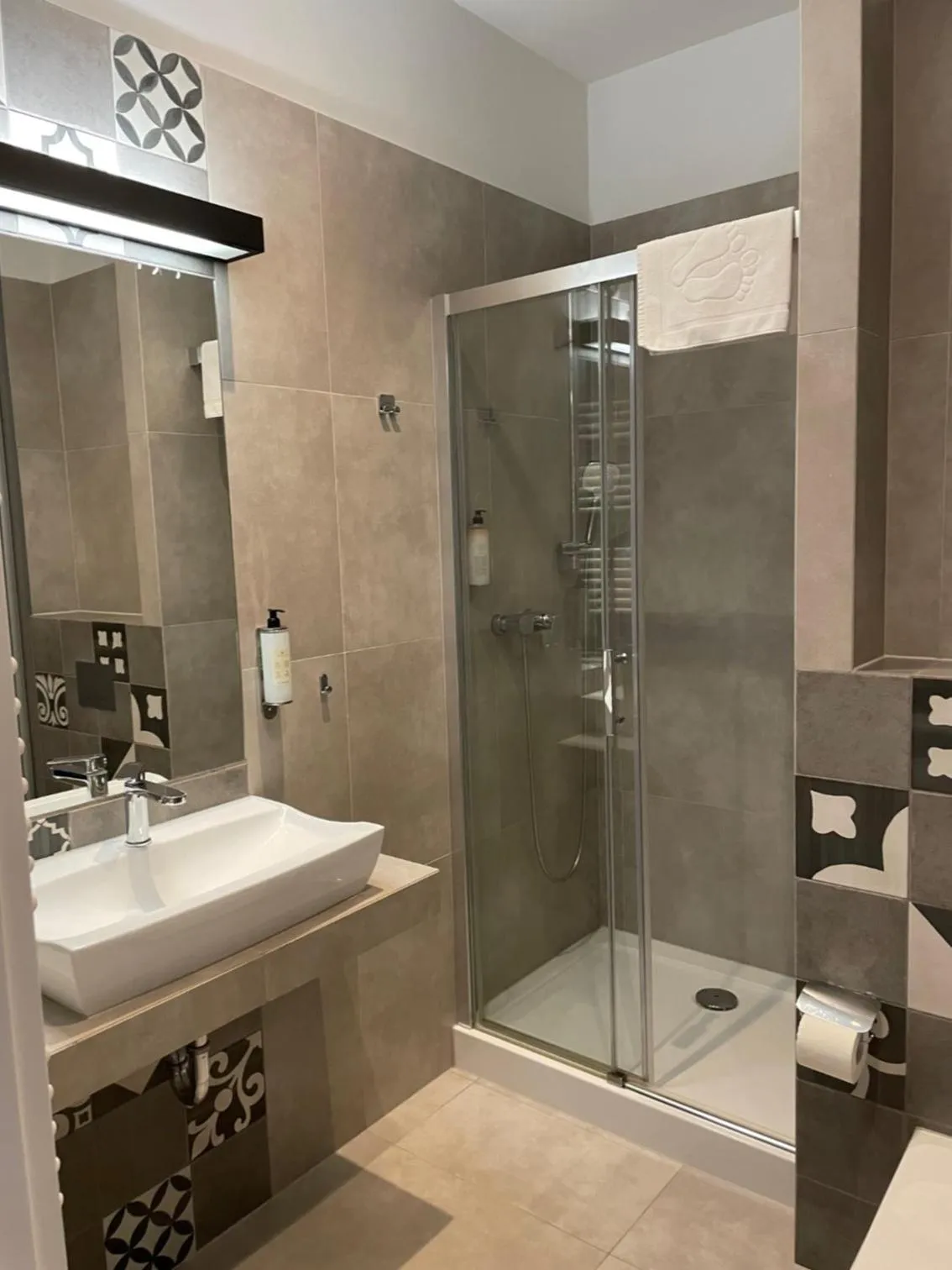 Shower in Cracow Rentals Zacisze