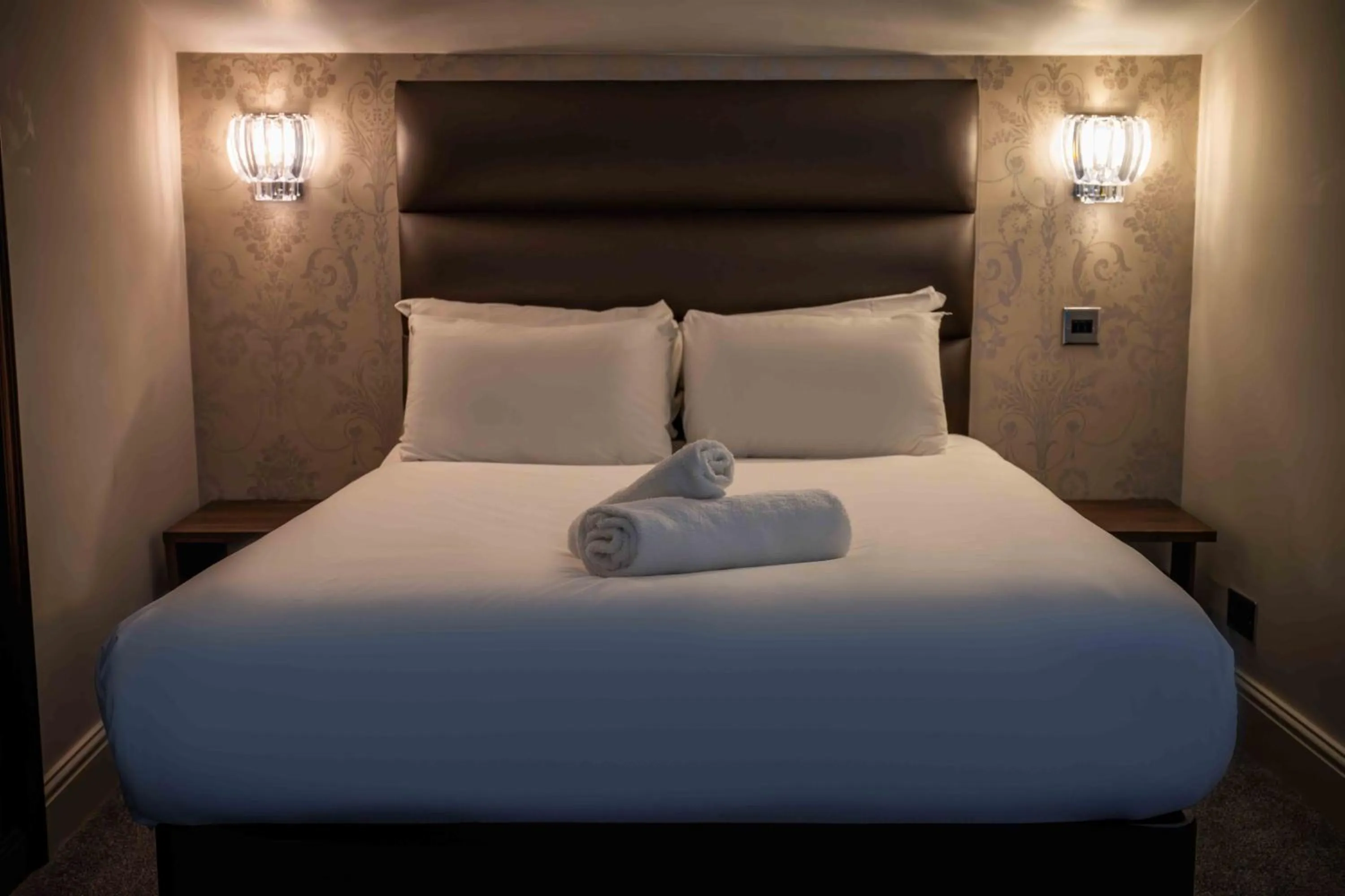 Bed in The Imperial Crown Hotel