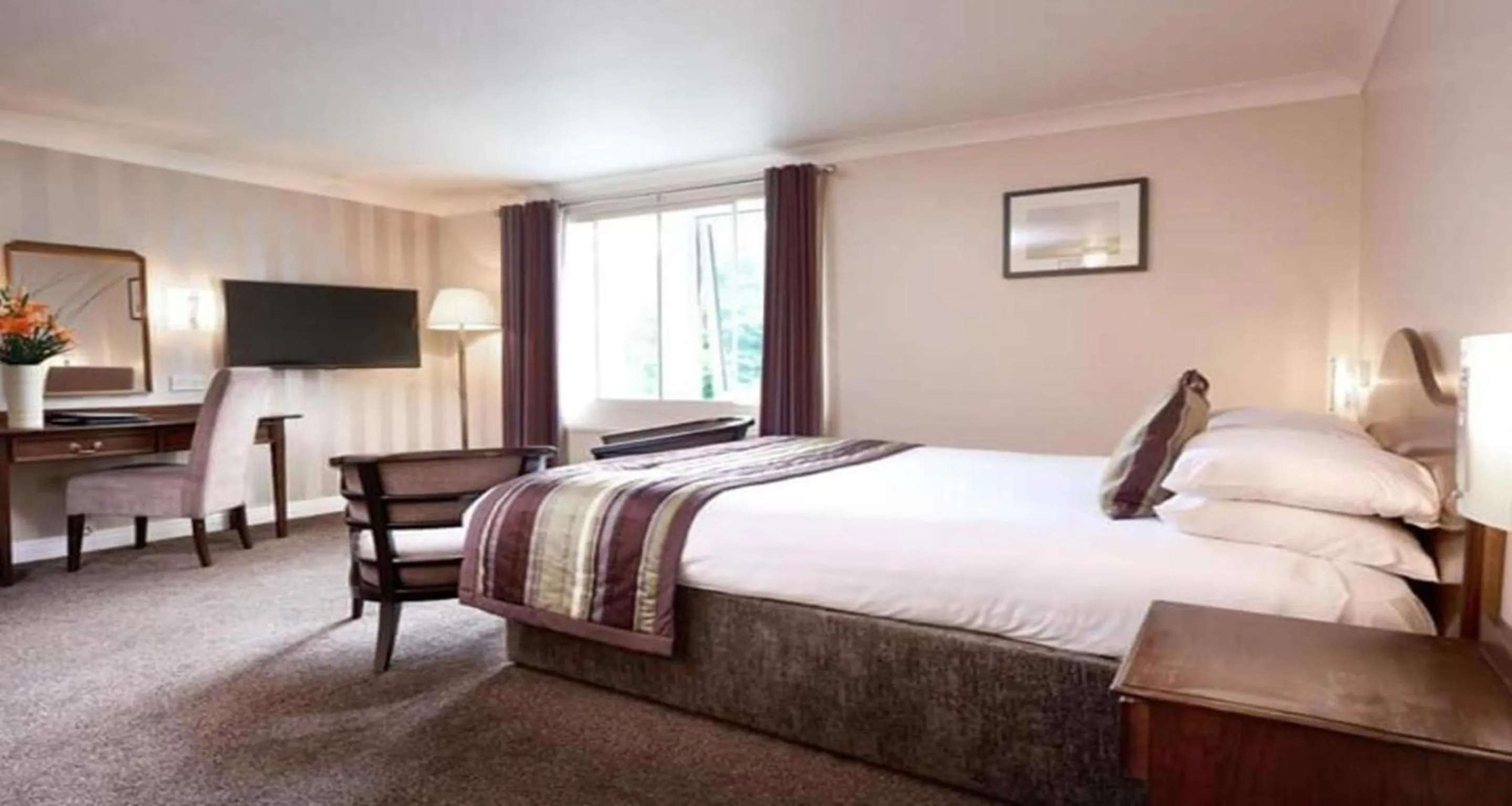 Golfcourse, Bed in The Old Golf House Sure Hotel Collection by Best Western