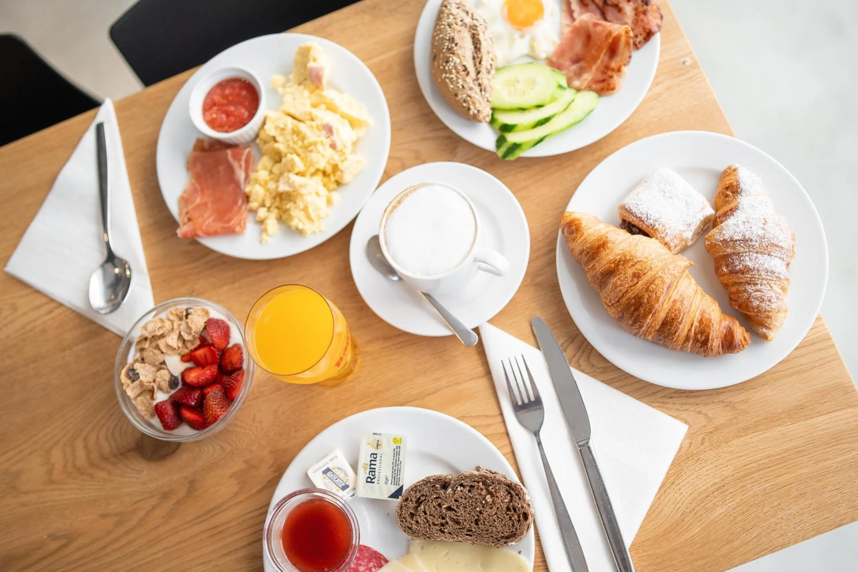 Food in Planet Hotels ONE - Adults Only 16 years