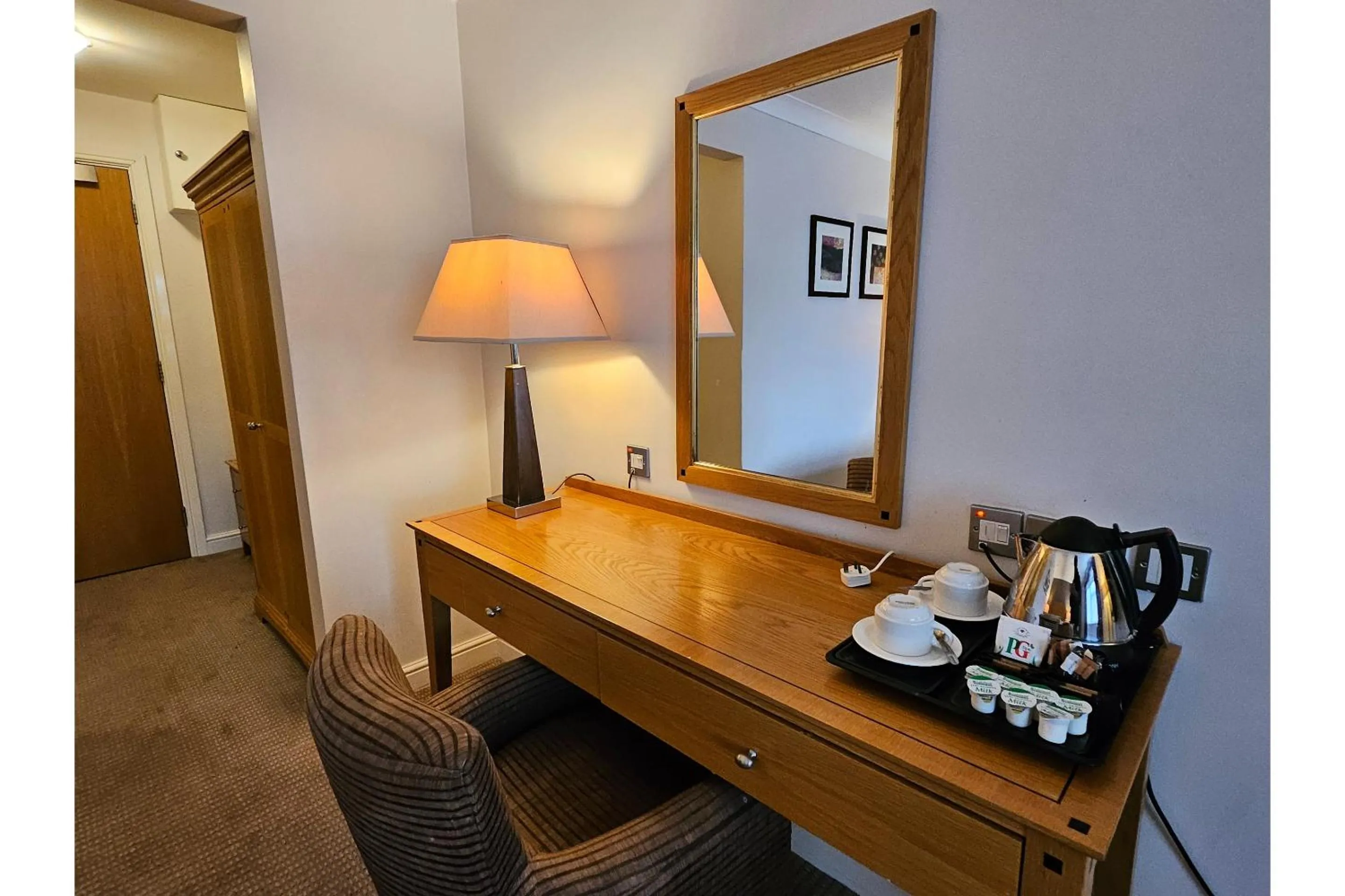 Bedroom in OYO Blaby Westfield Hotel