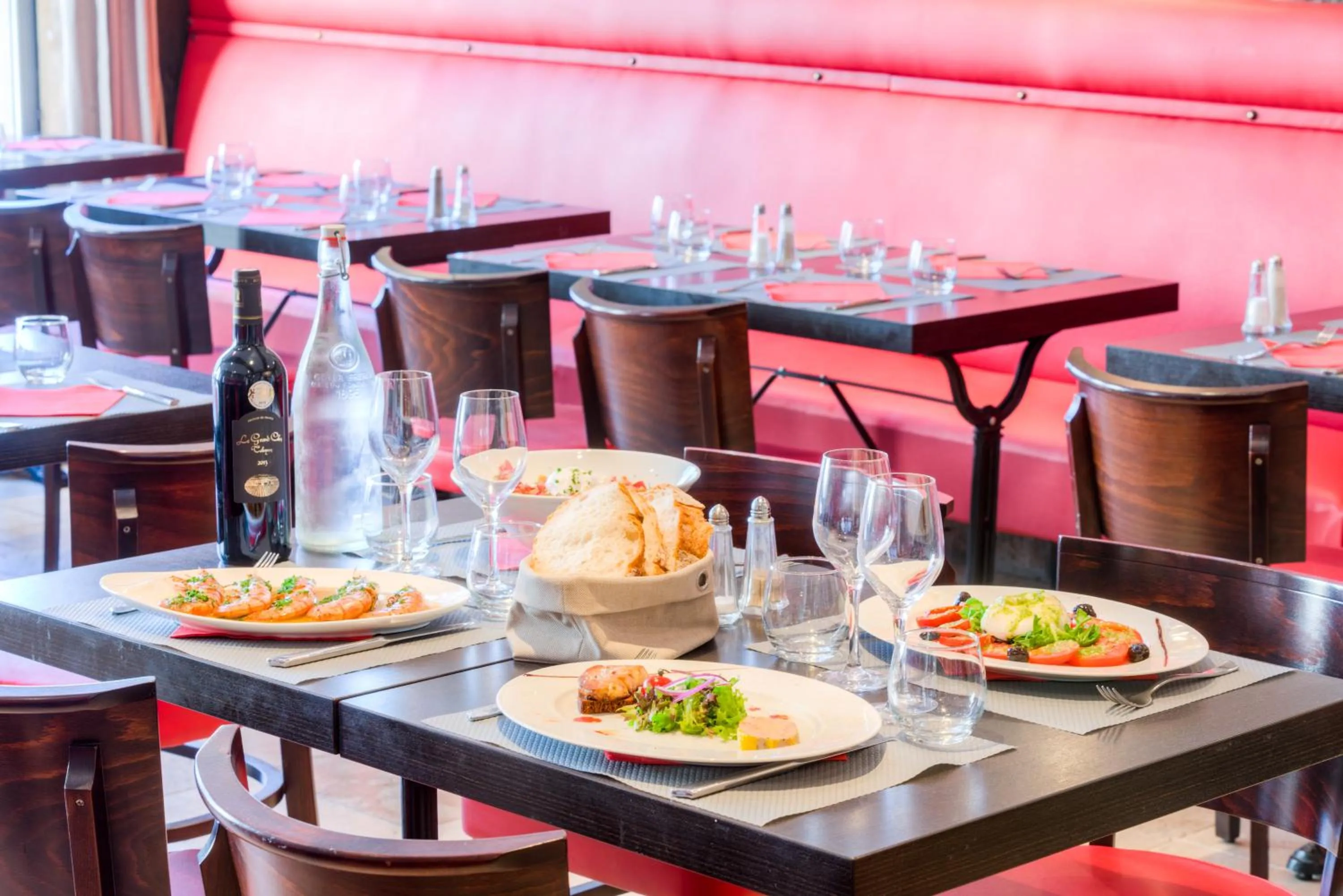 Restaurant/places to eat in Aux Prisons de Montagny