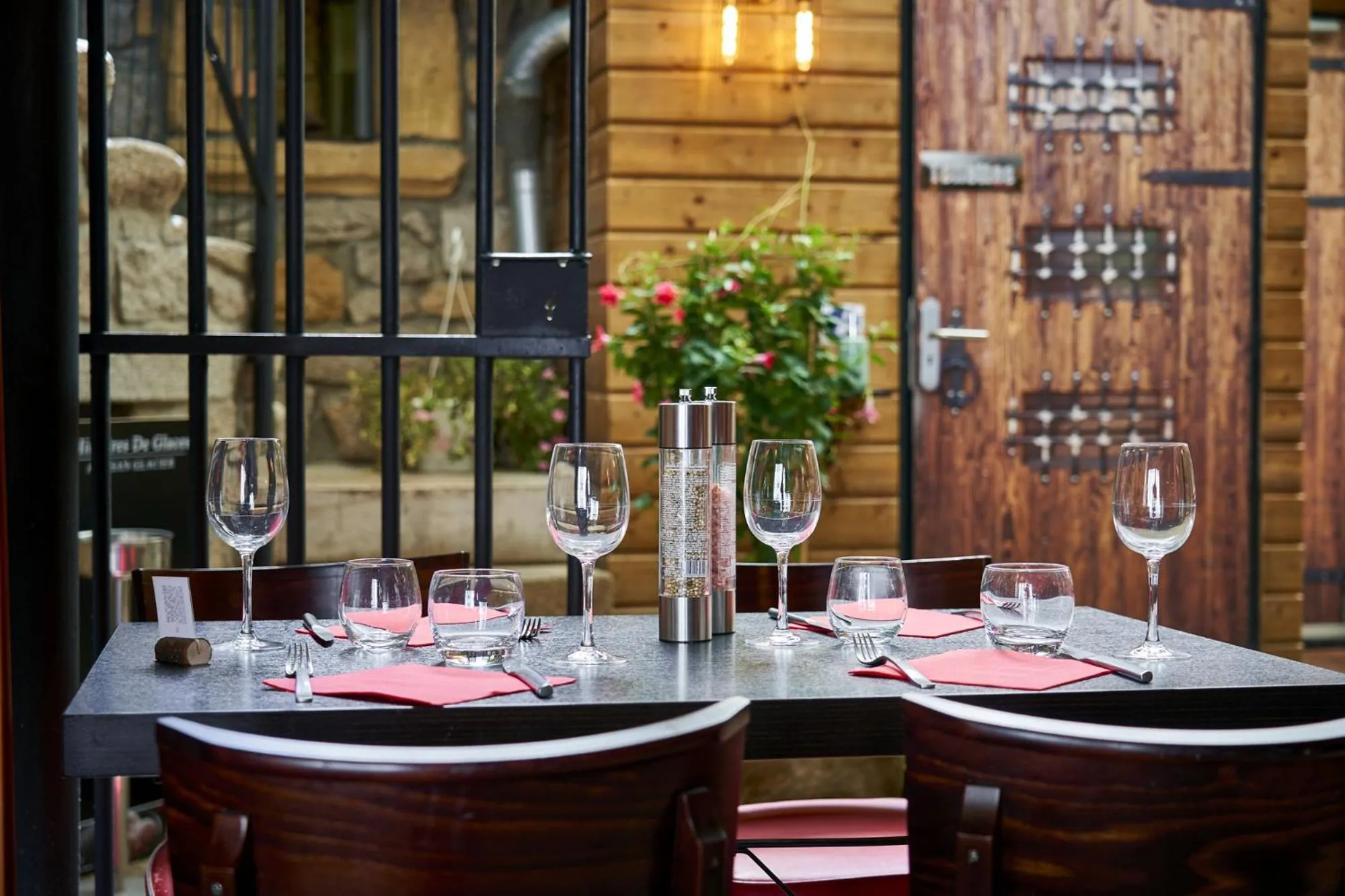 Restaurant/places to eat in Aux Prisons de Montagny