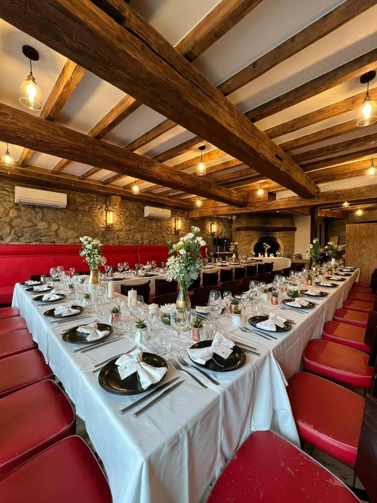 Restaurant/places to eat in Aux Prisons de Montagny