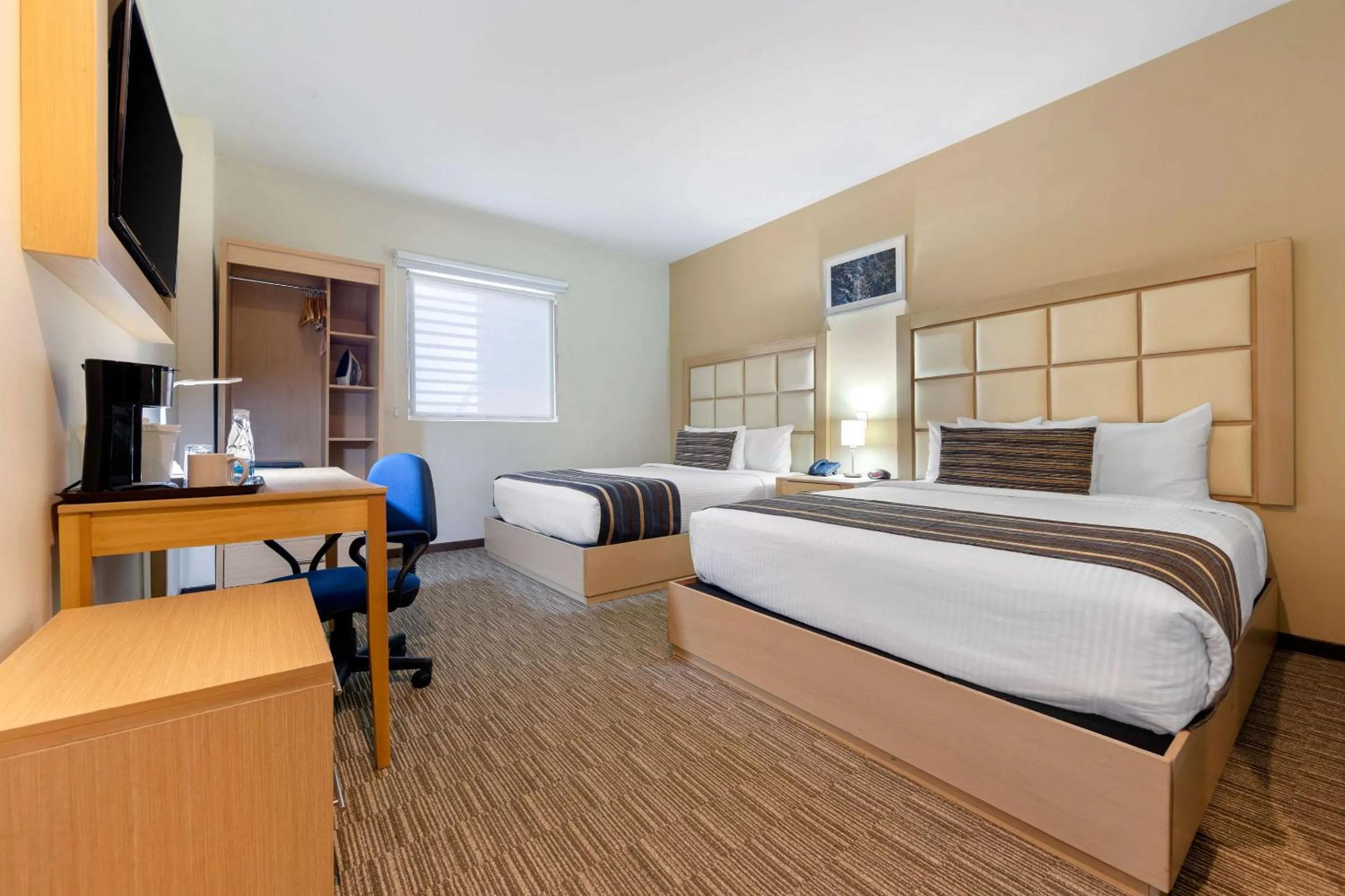 Photo of the whole room, Bed in Sleep Inn Monterrey San Pedro