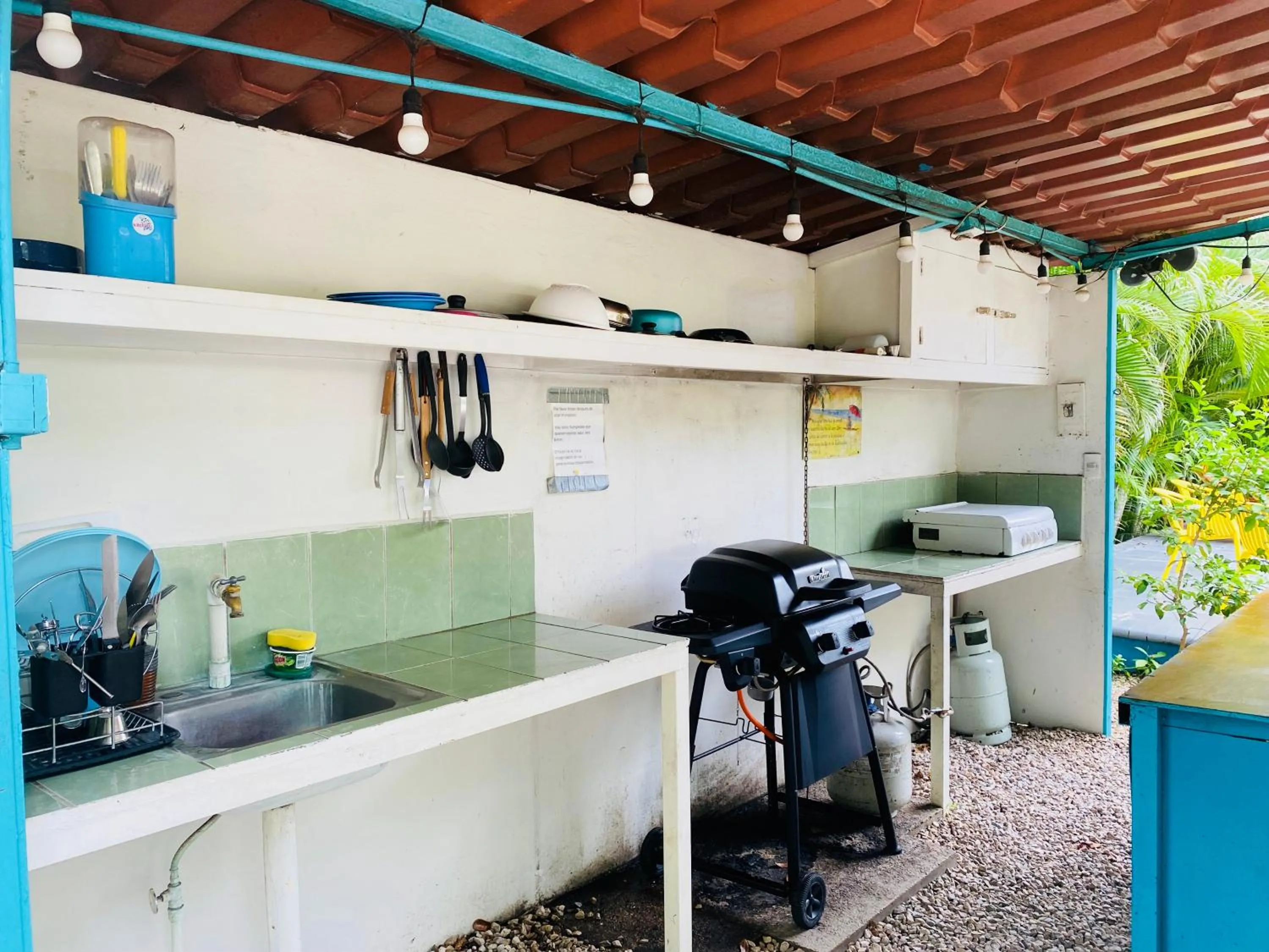 Communal kitchen in Hotel Diversion Tropical