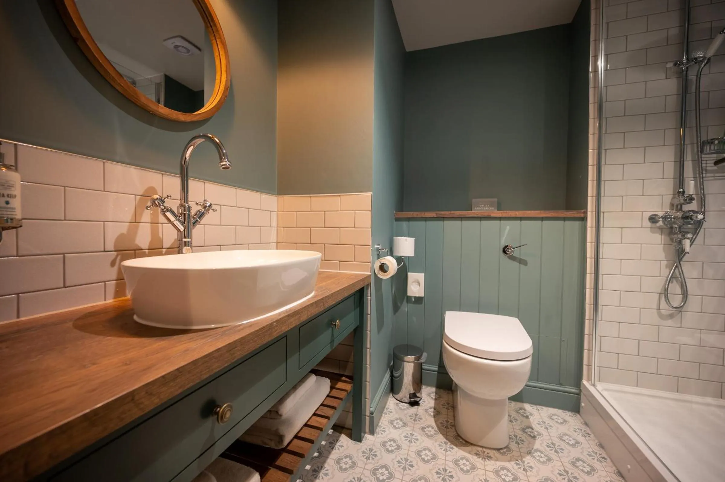 Bathroom in Green Man by Chef & Brewer Collection