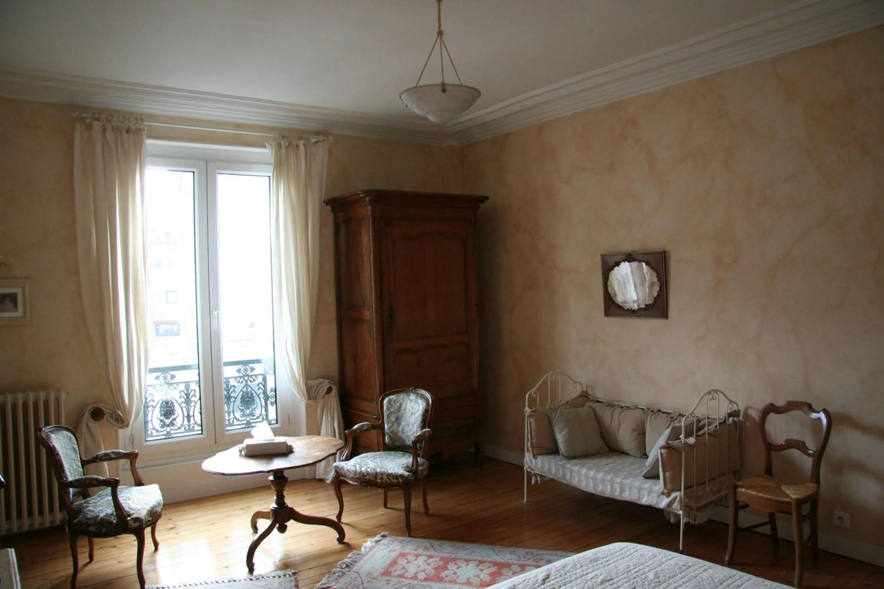 Photo of the whole room, Bed in Chambres d'hôtes Le Clos d'Hauteville