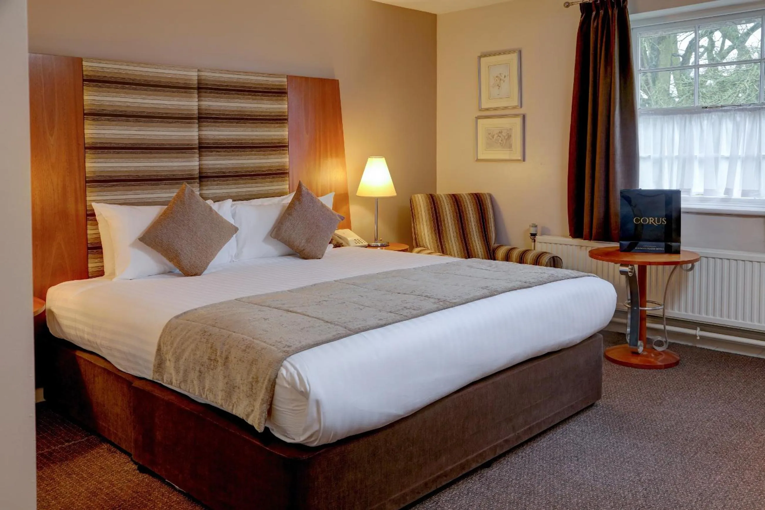 Bedroom, Bed in The Regency Hotel