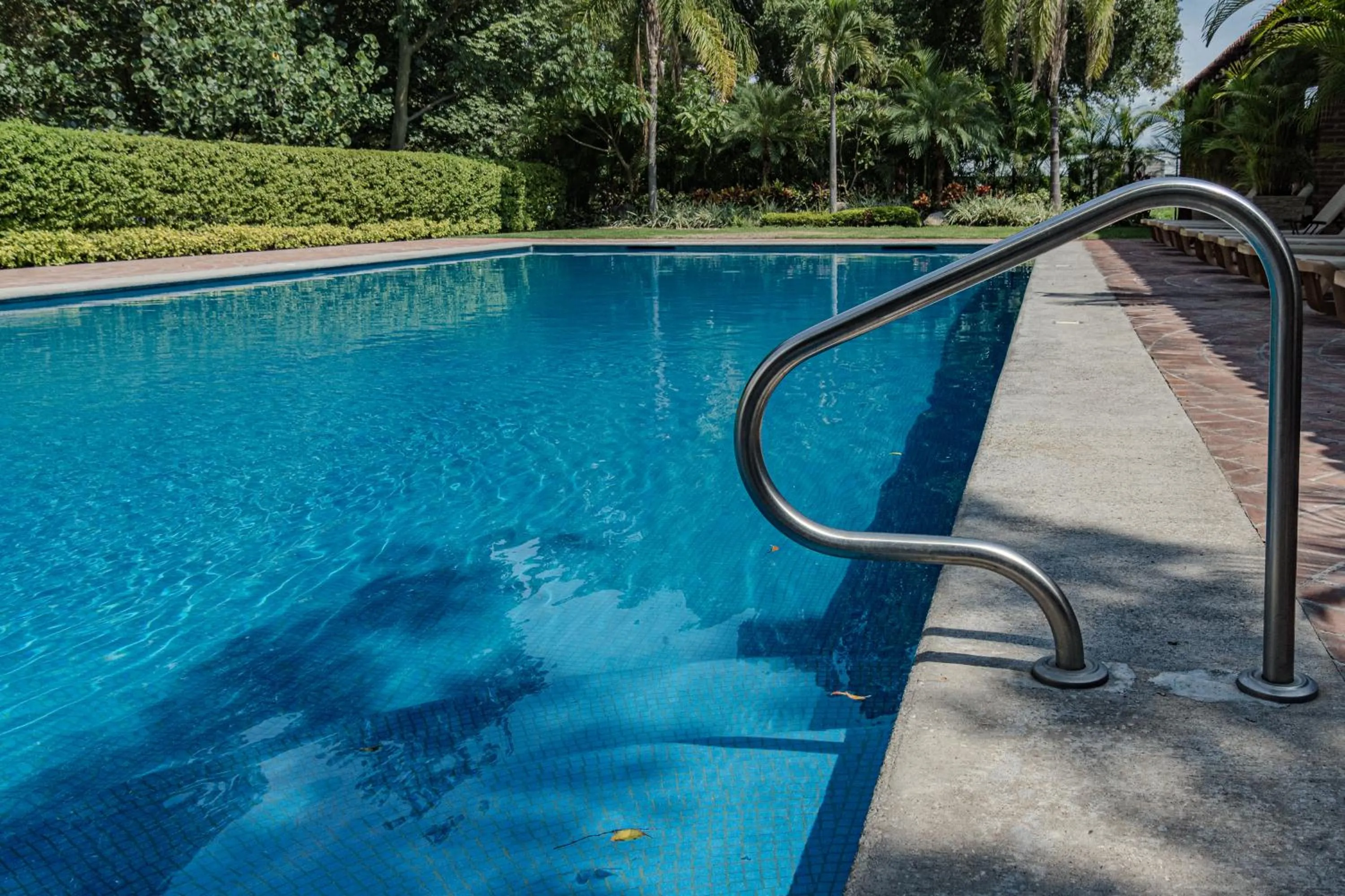 Swimming pool in Radisson Hotel Cuernavaca