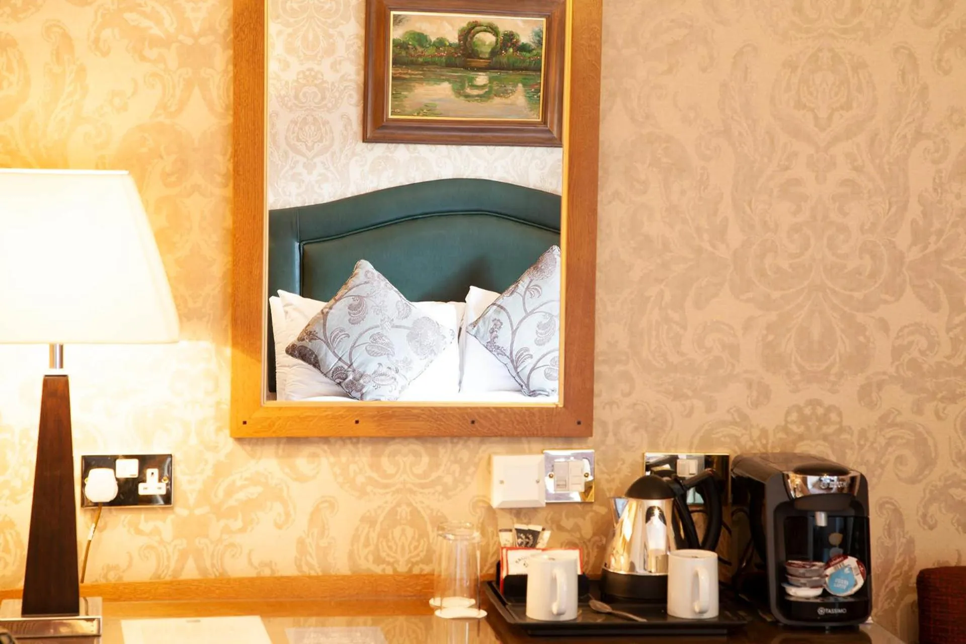 Bedroom, Bed in Clarion Hotel Charlecote Pheasant