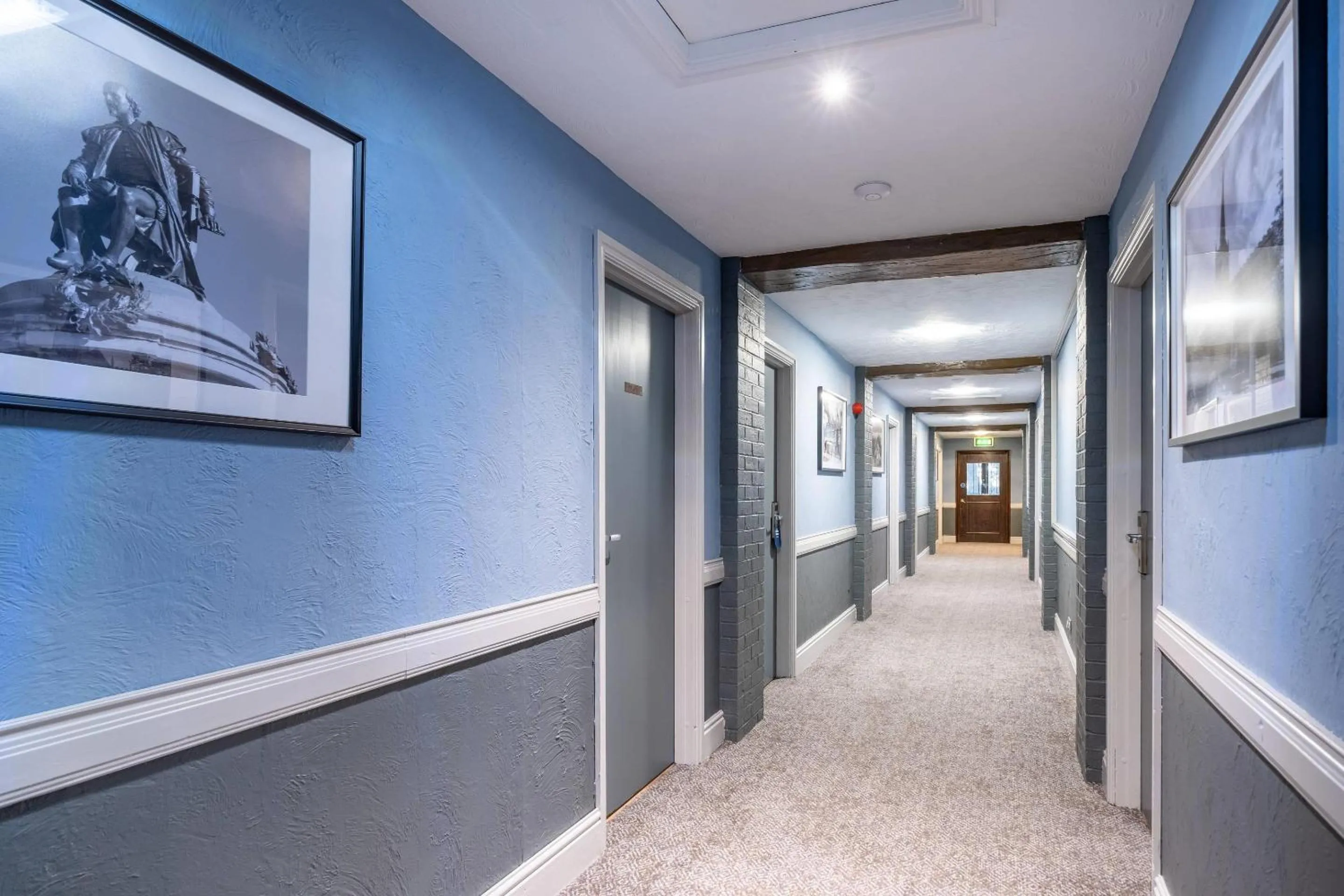 Lobby or reception in Clarion Hotel Charlecote Pheasant