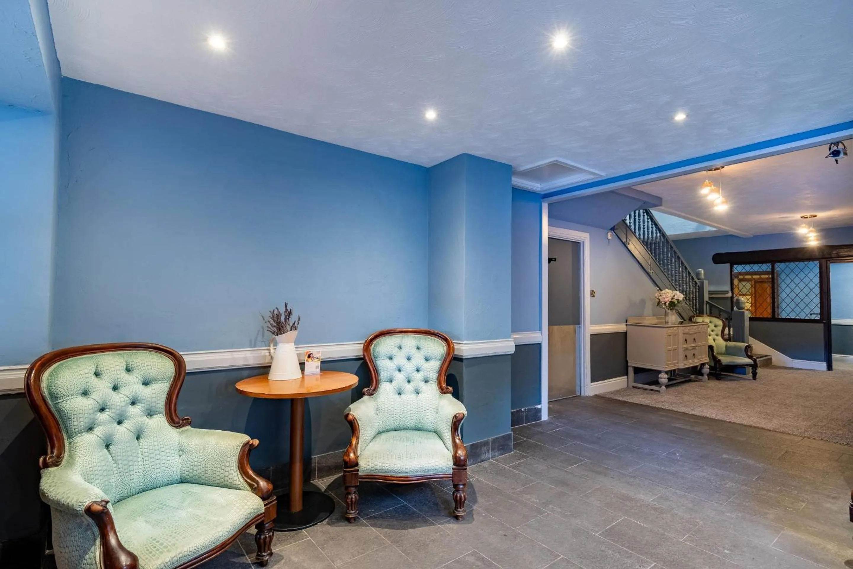 Lobby or reception in Clarion Hotel Charlecote Pheasant