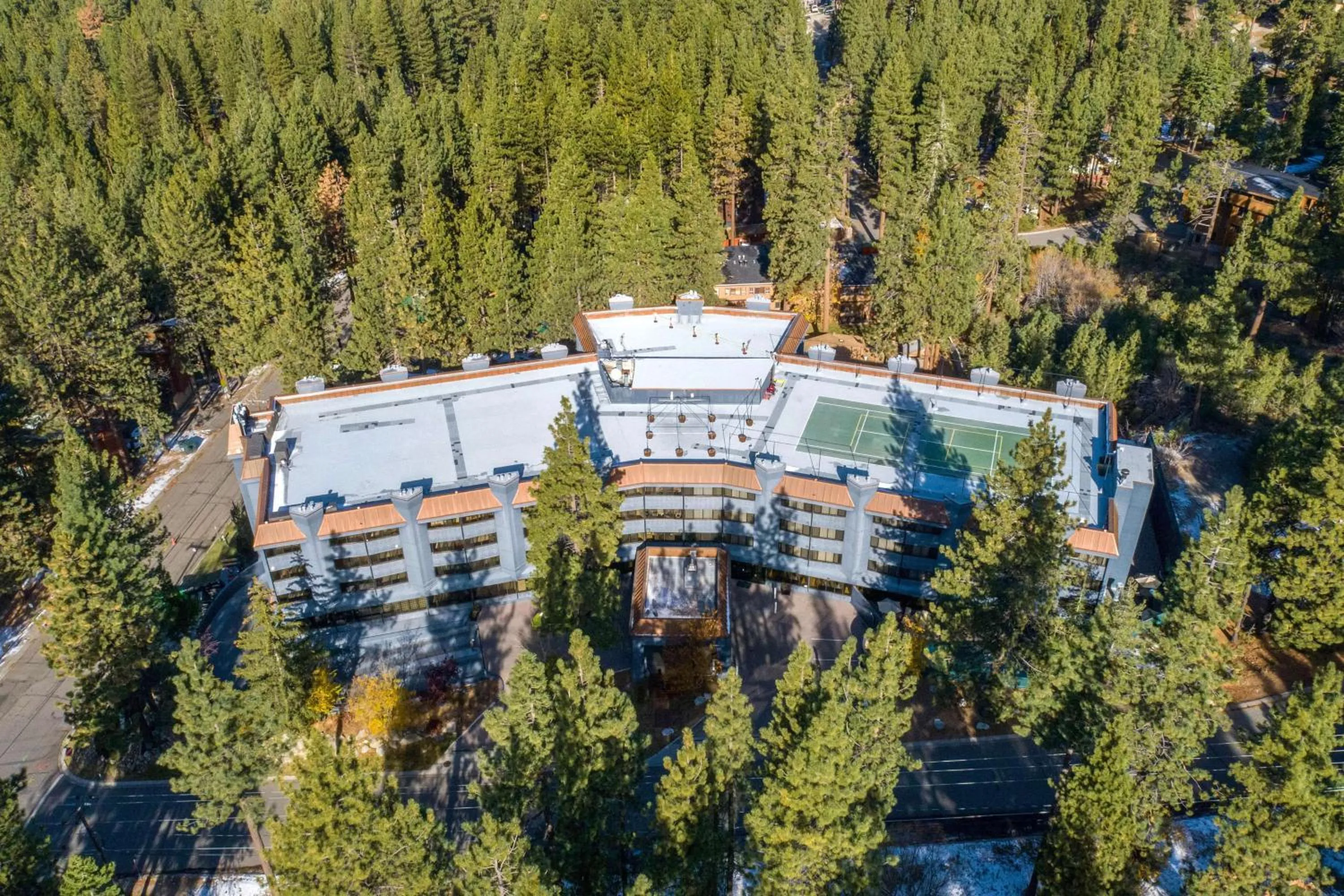 Property building in Hilton Vacation Club Tahoe Seasons Lake Tahoe