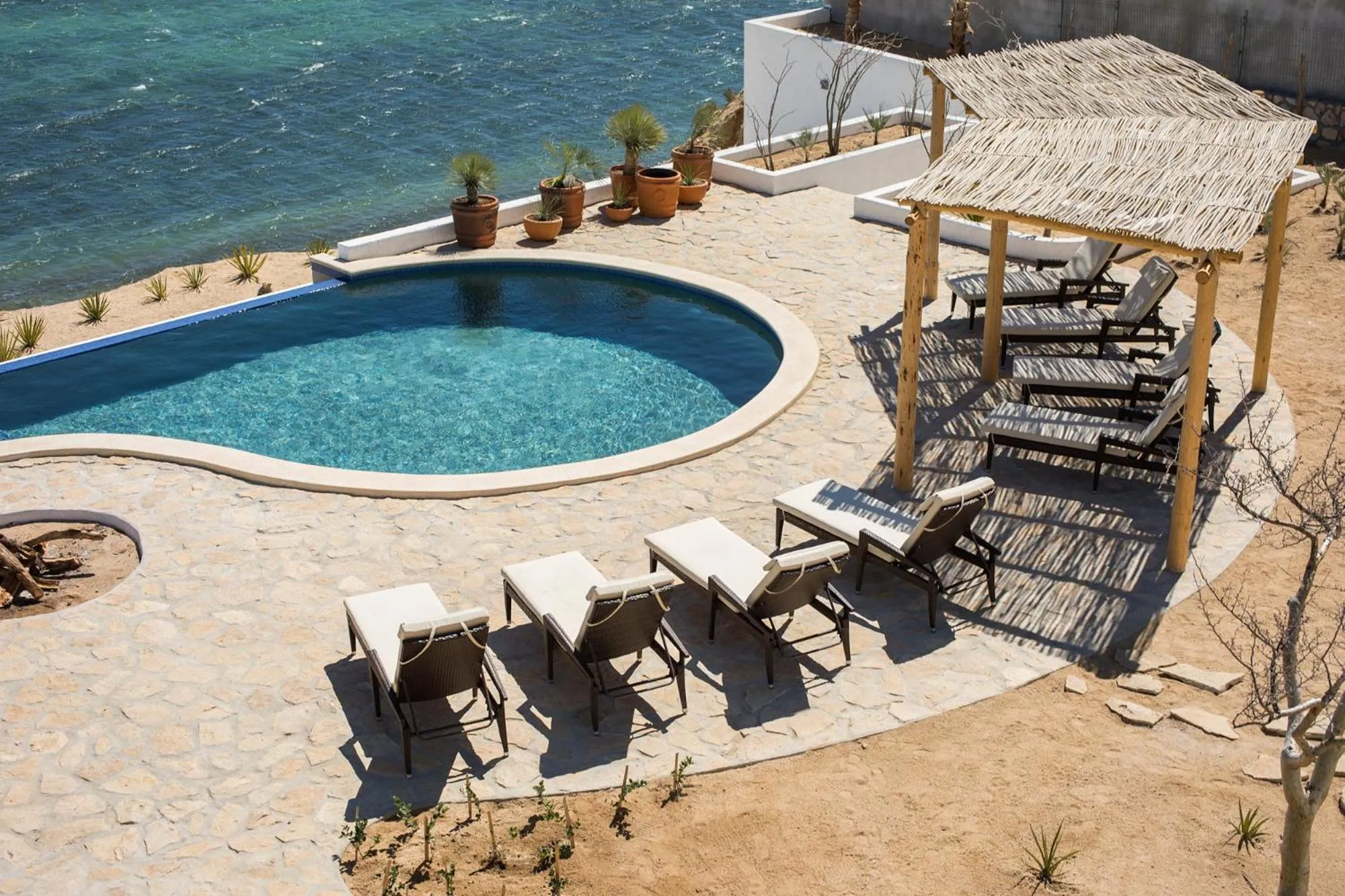 Property building in Hotel Boutique Casa Tara