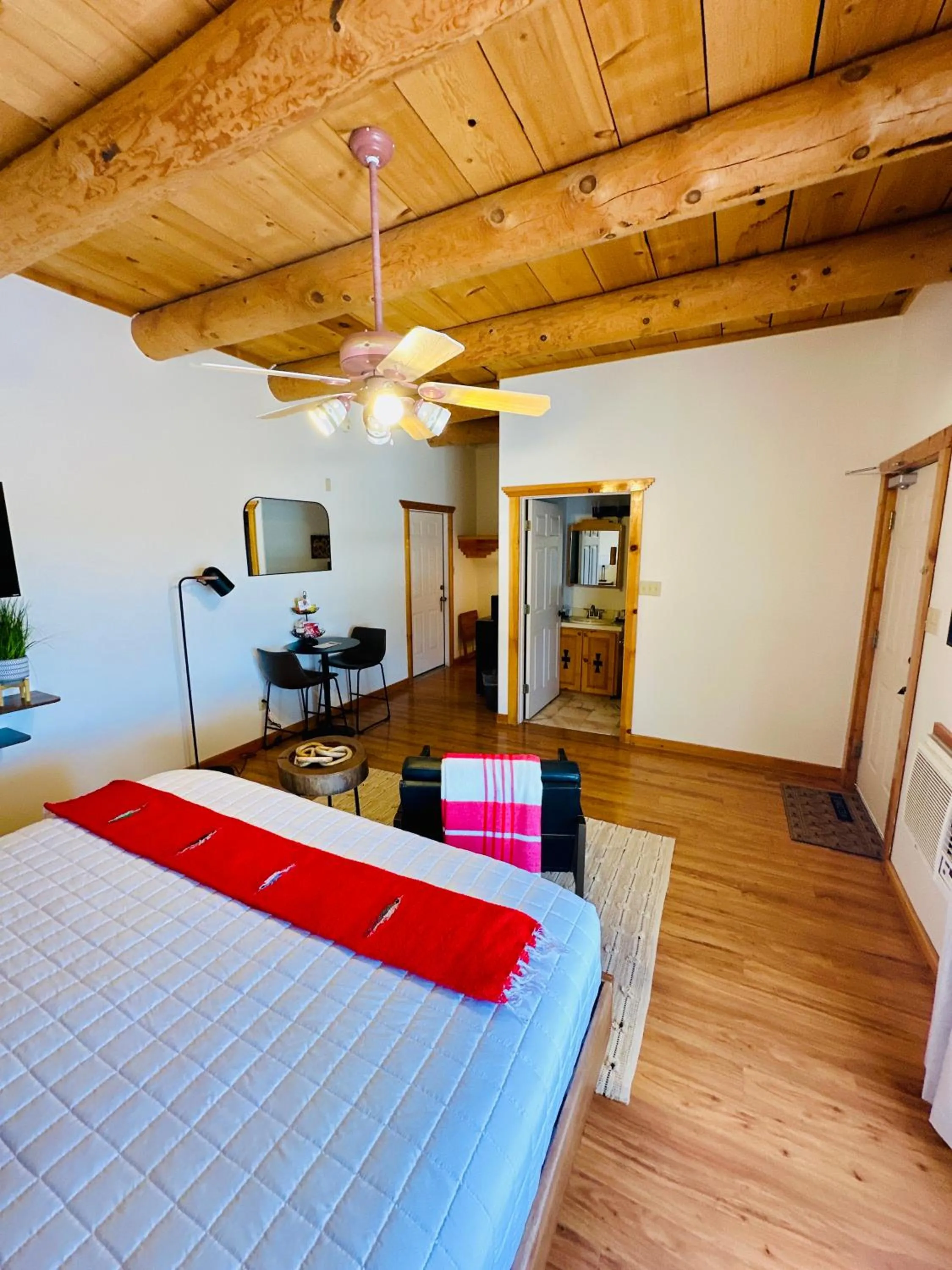 Bed in Adobe Rose Boutique Inn