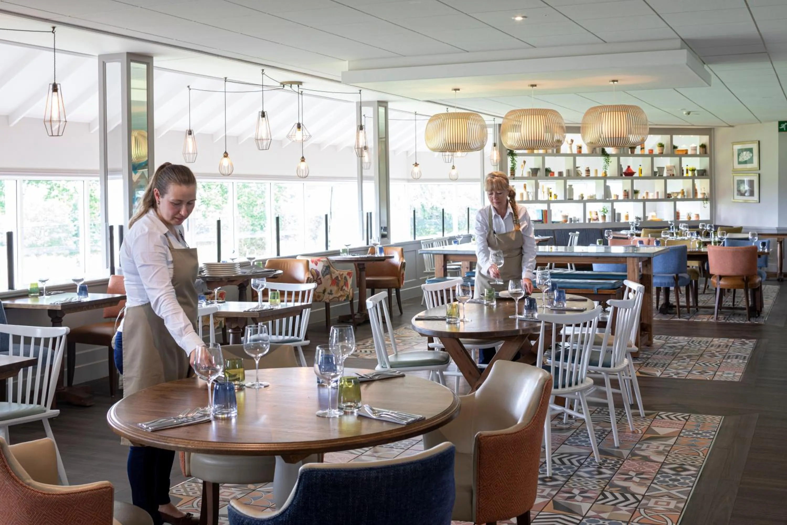 Restaurant/places to eat in Tewkesbury Park