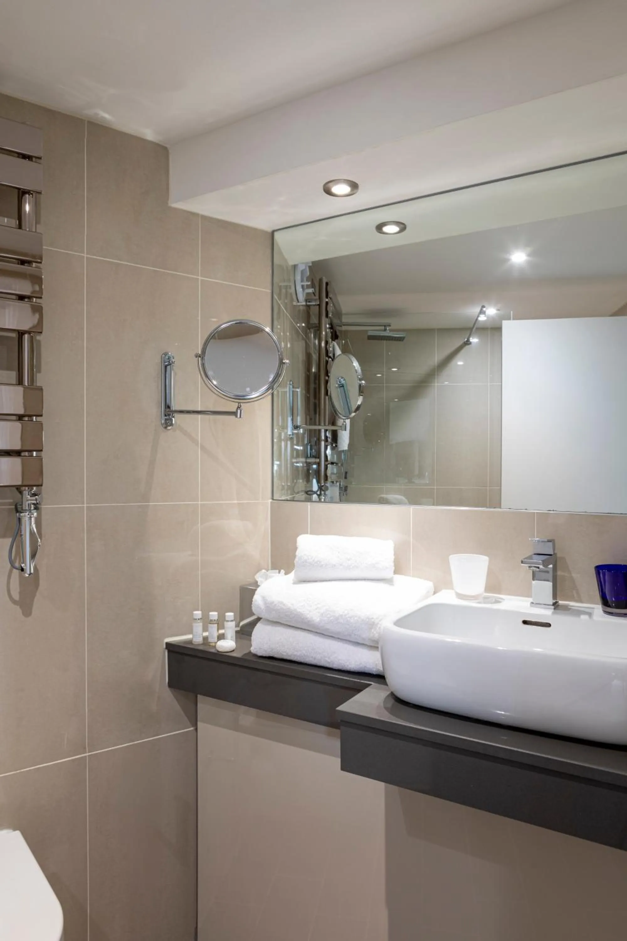 Bathroom in Tewkesbury Park