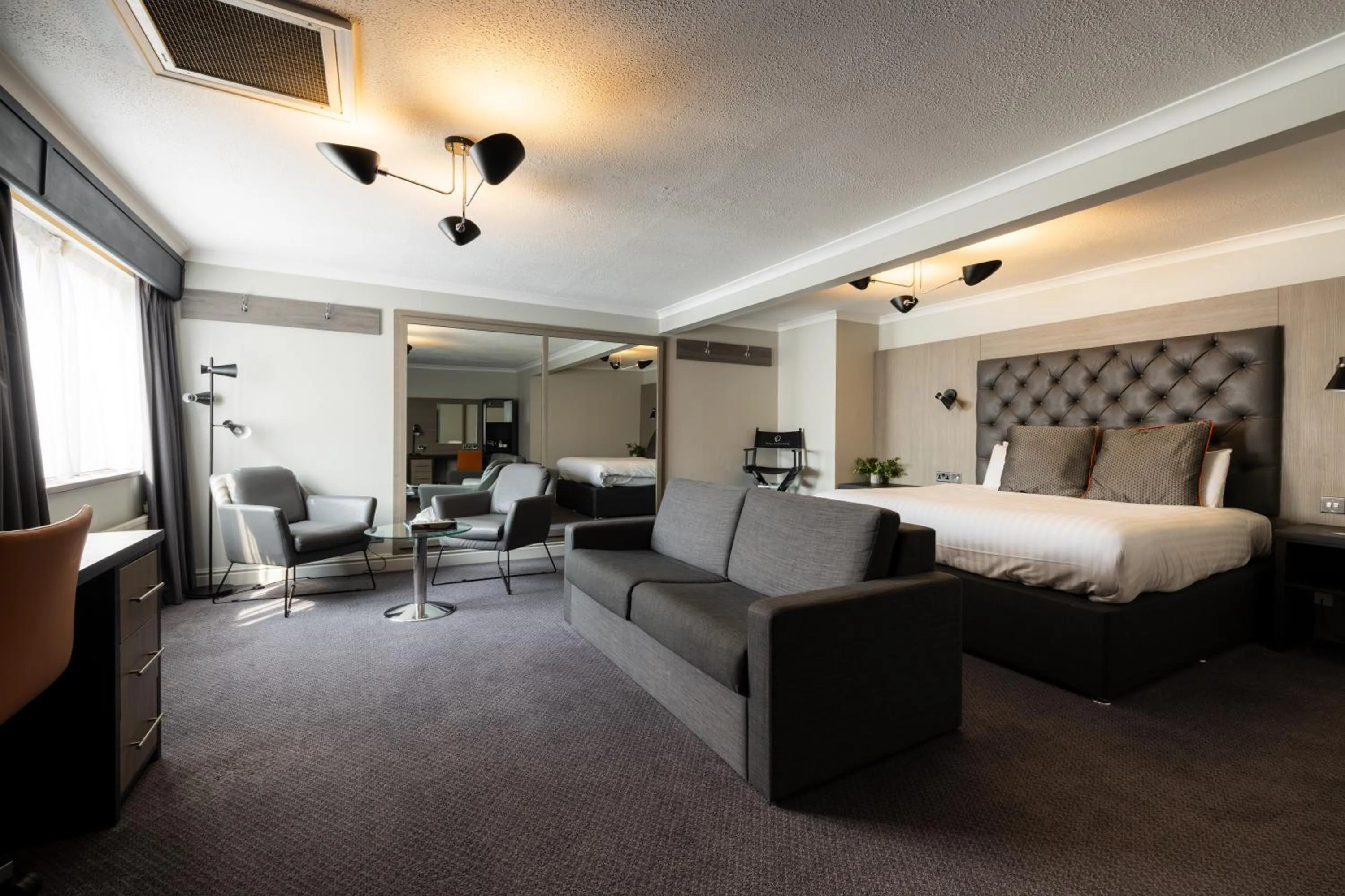 Photo of the whole room, Bed in Mercure Newcastle George Washington Hotel Golf & Spa