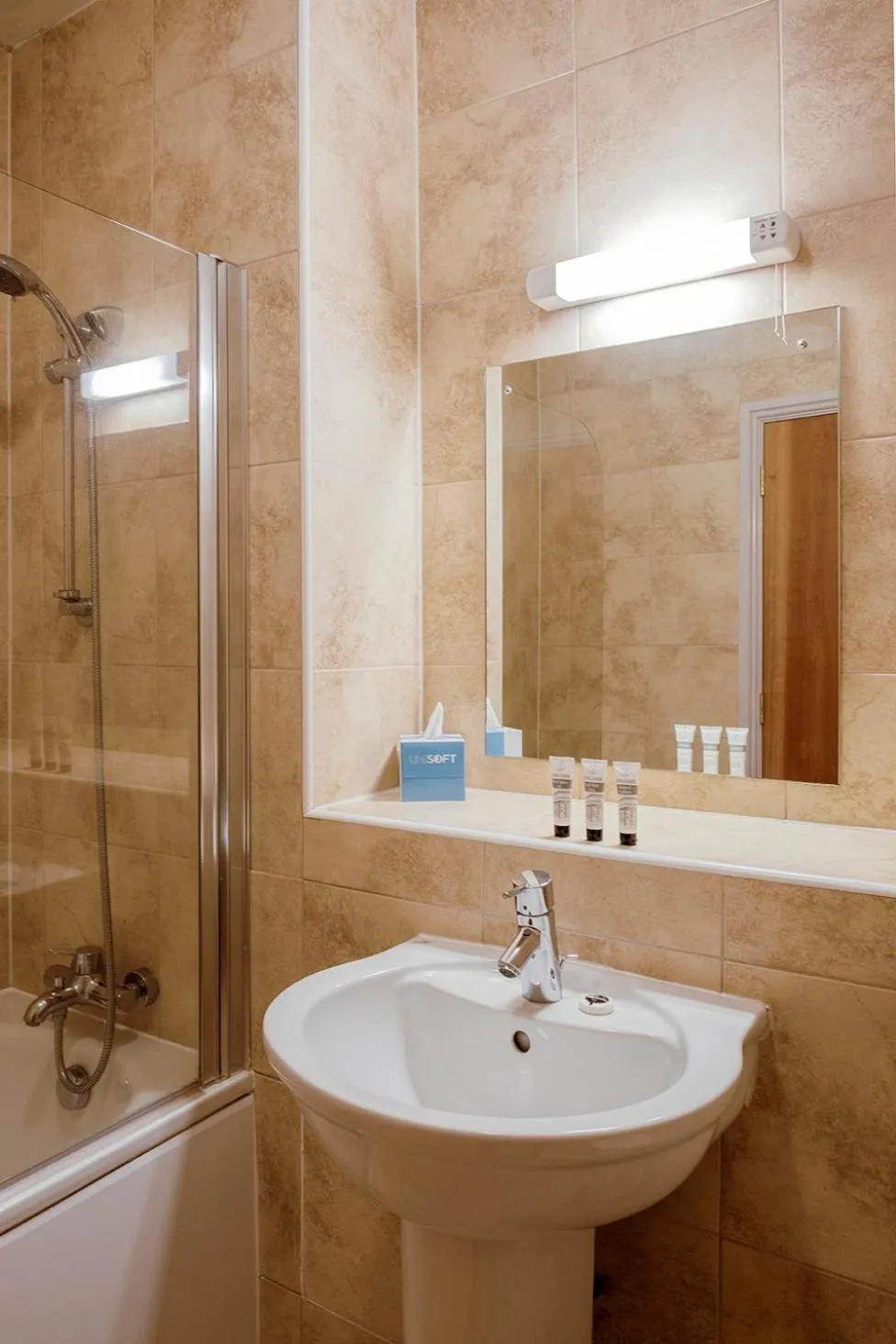 Bathroom in Muthu Clumber Park Hotel and Spa