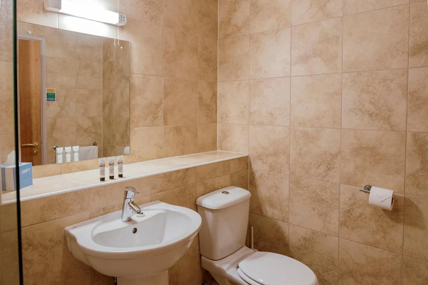 Bathroom in Muthu Clumber Park Hotel and Spa
