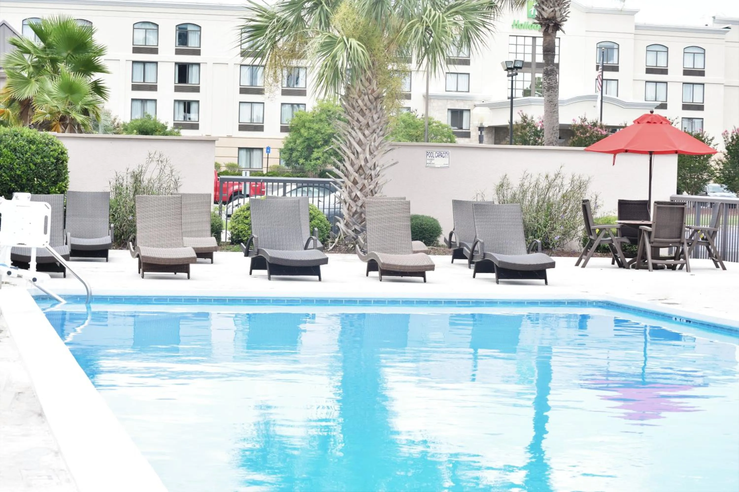 Swimming pool in Ramada by Wyndham Savannah Gateway