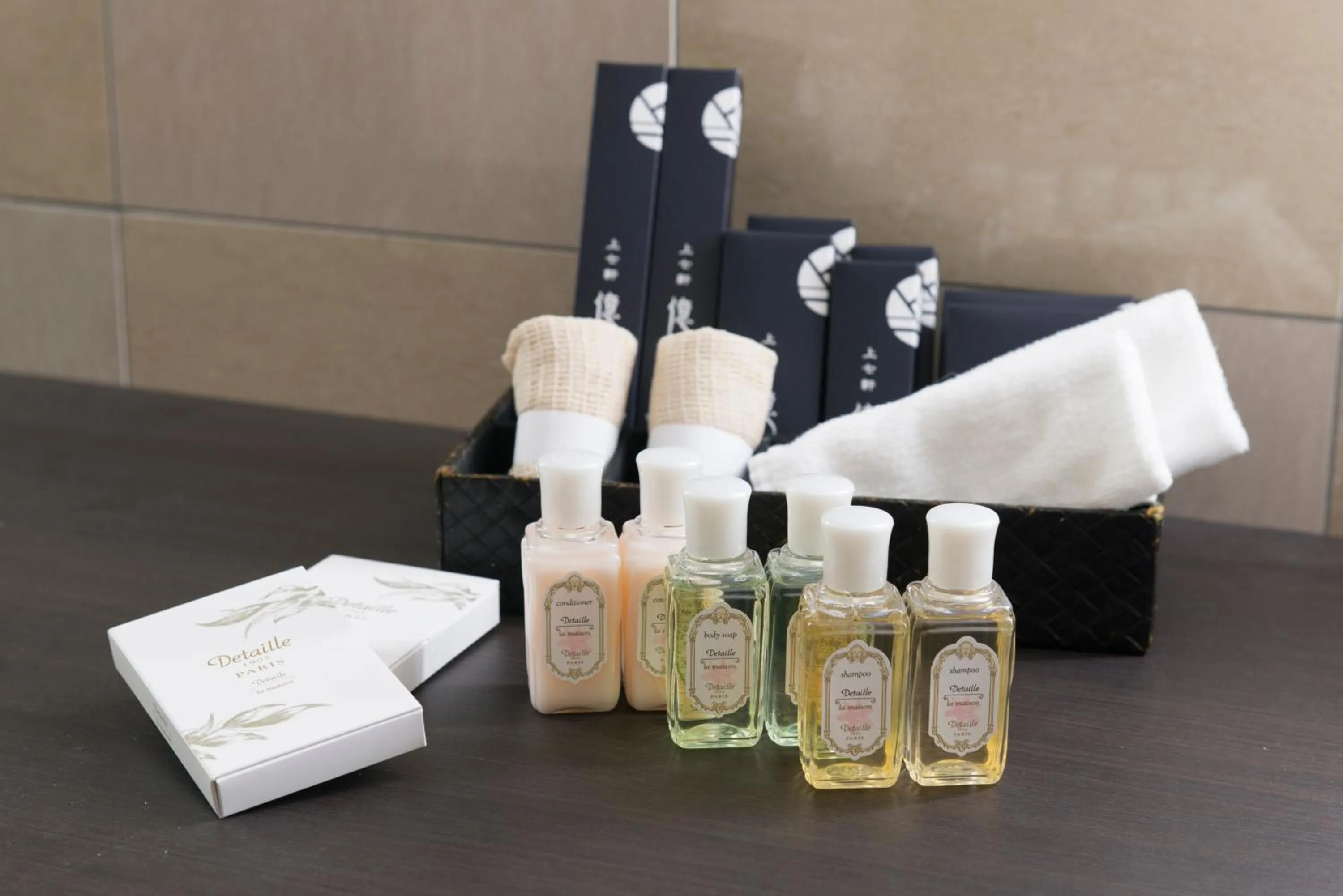 Decorative detail in Kamishichiken Oku