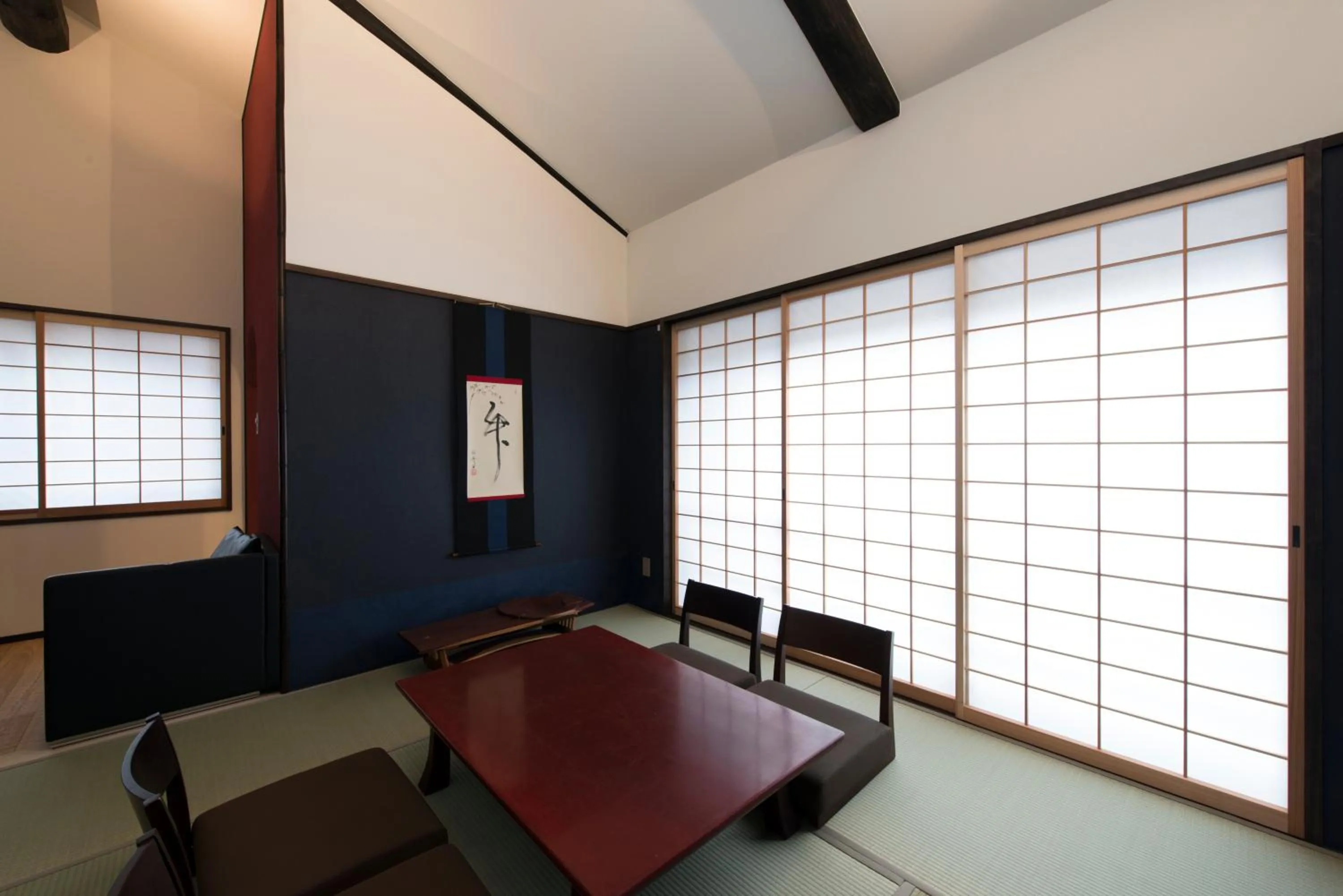 Photo of the whole room in Kamishichiken Oku