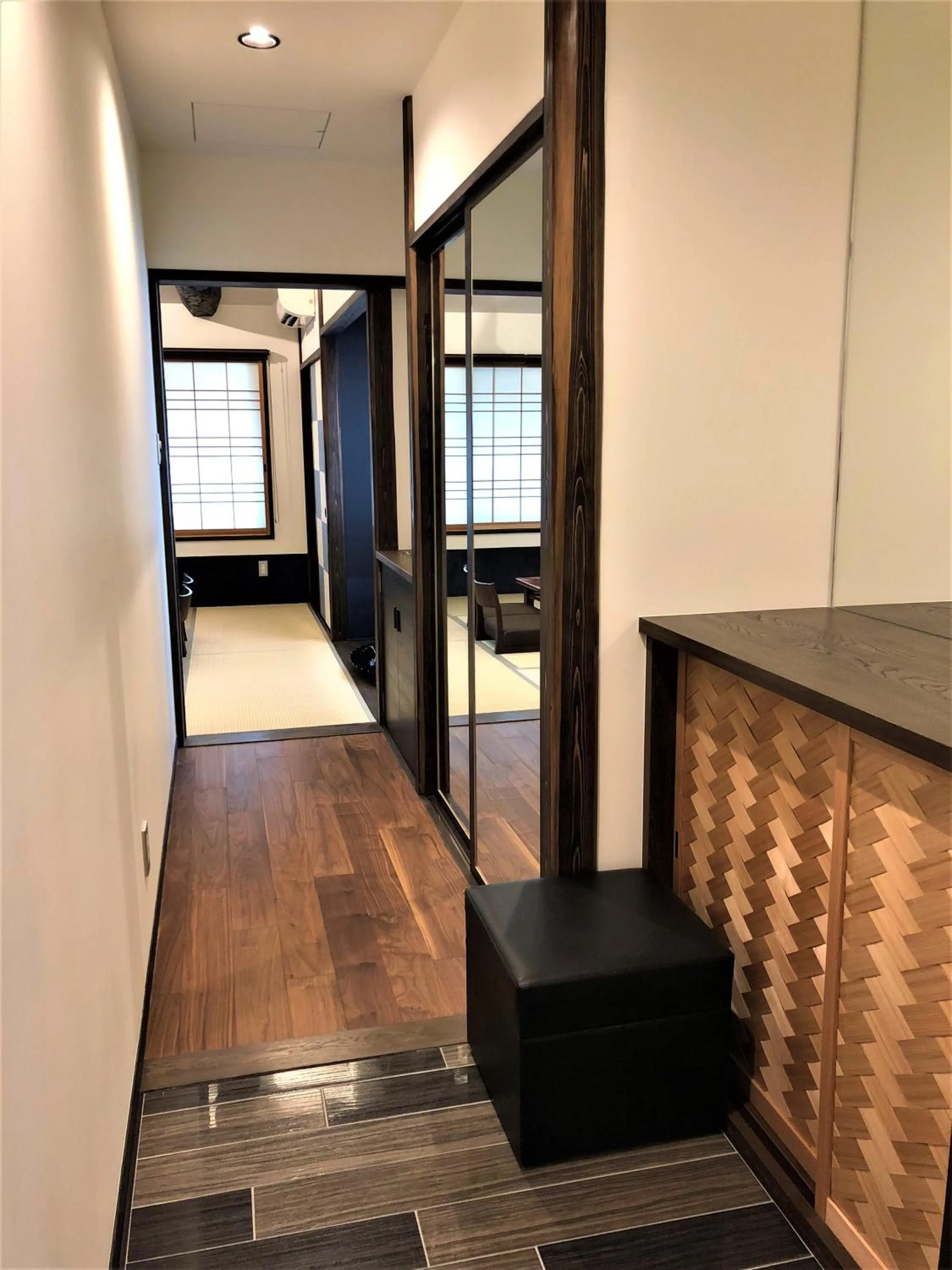 Photo of the whole room in Kamishichiken Oku