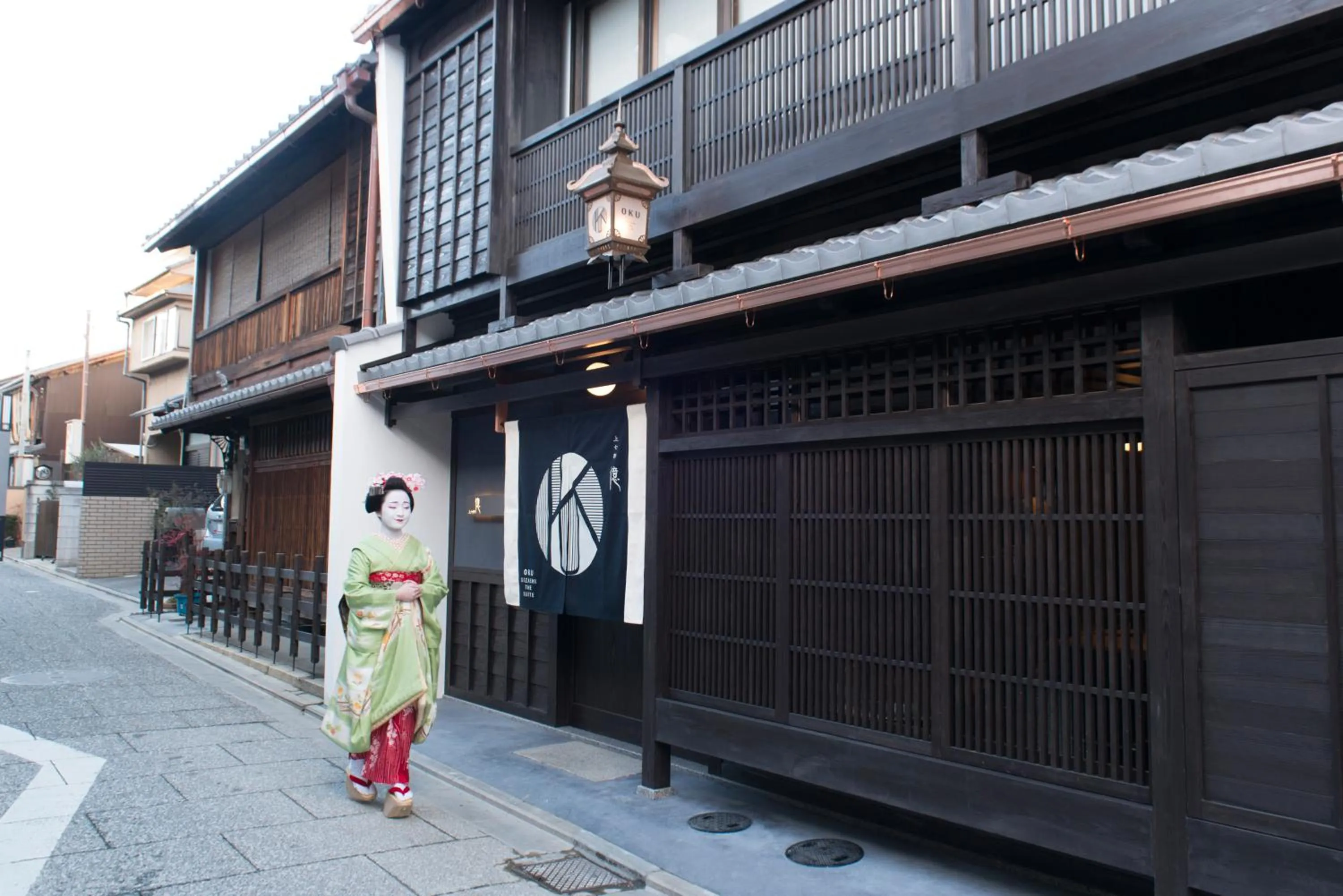 Property building in Kamishichiken Oku