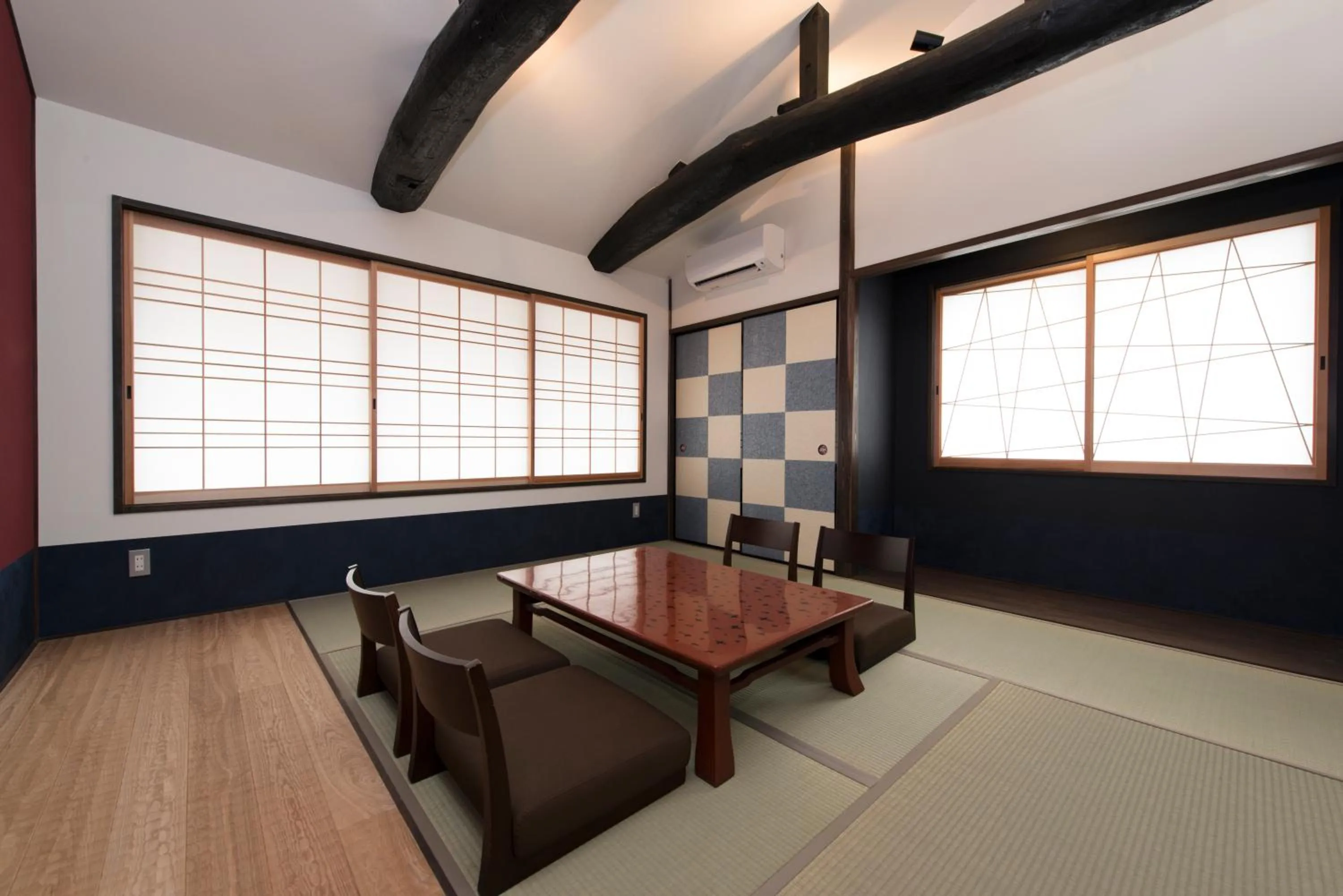 Living room in Kamishichiken Oku