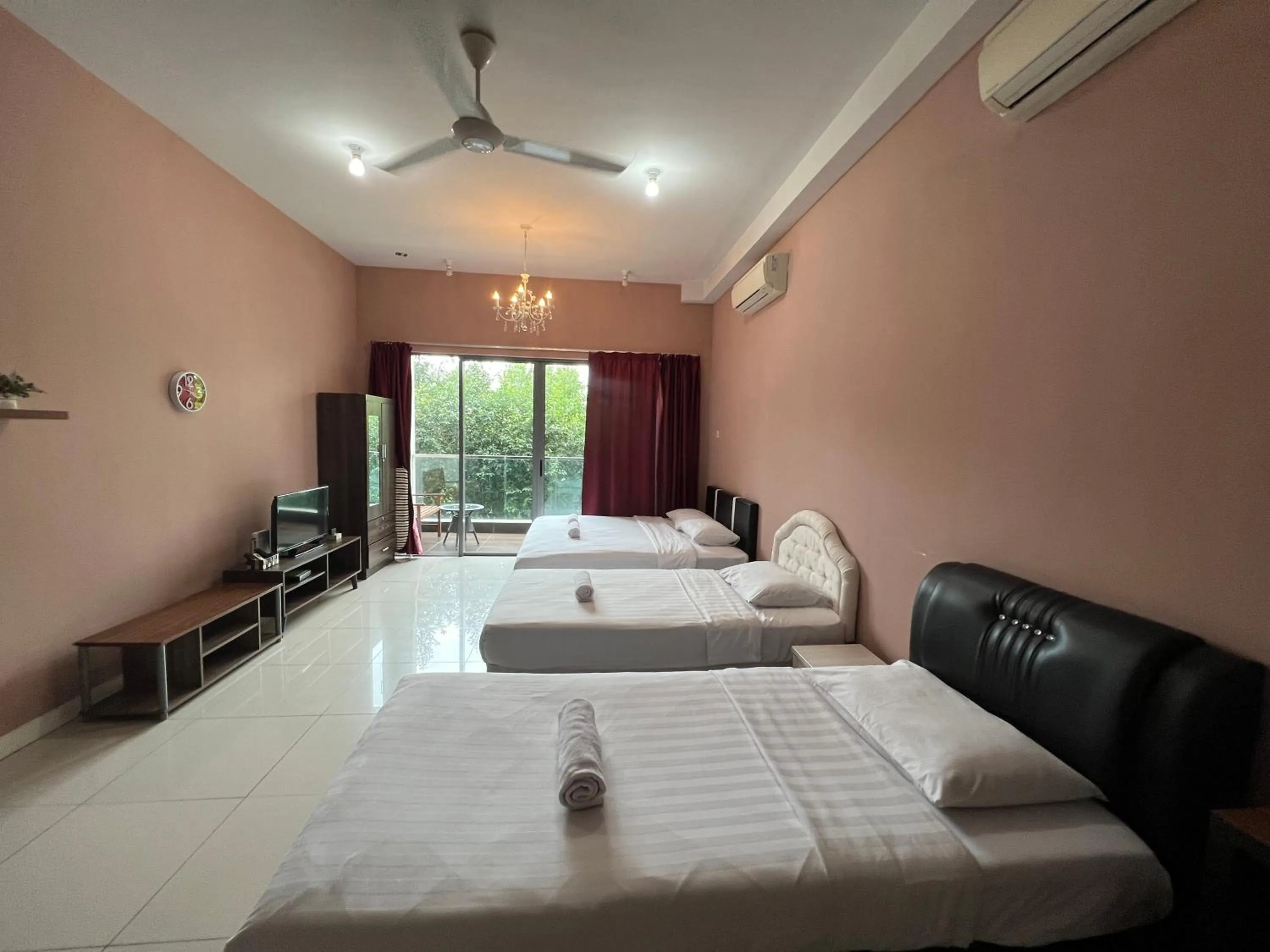 Bed in Borneo Coastal Residence @ IMAGO Mall