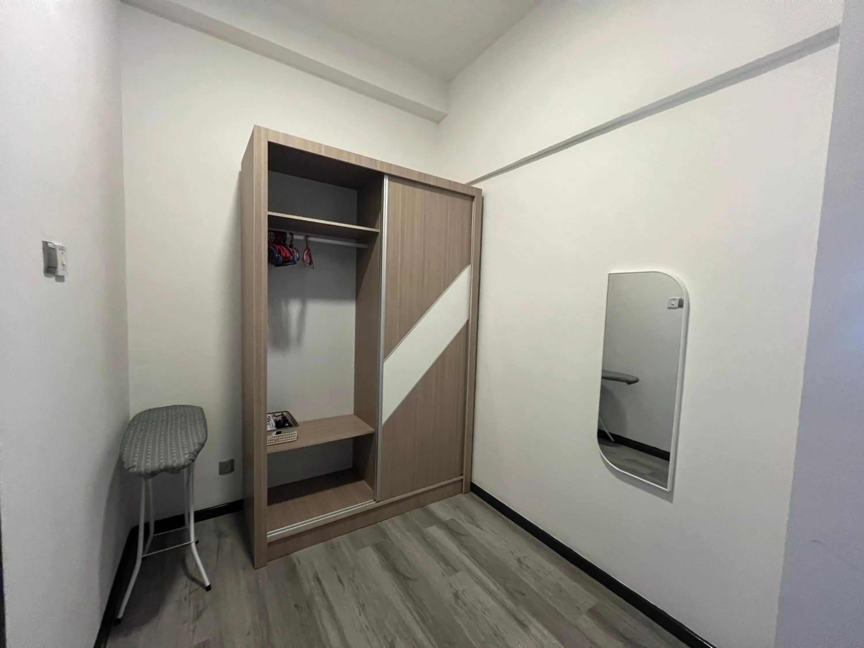 wardrobe in Borneo Coastal Residence @ IMAGO Mall