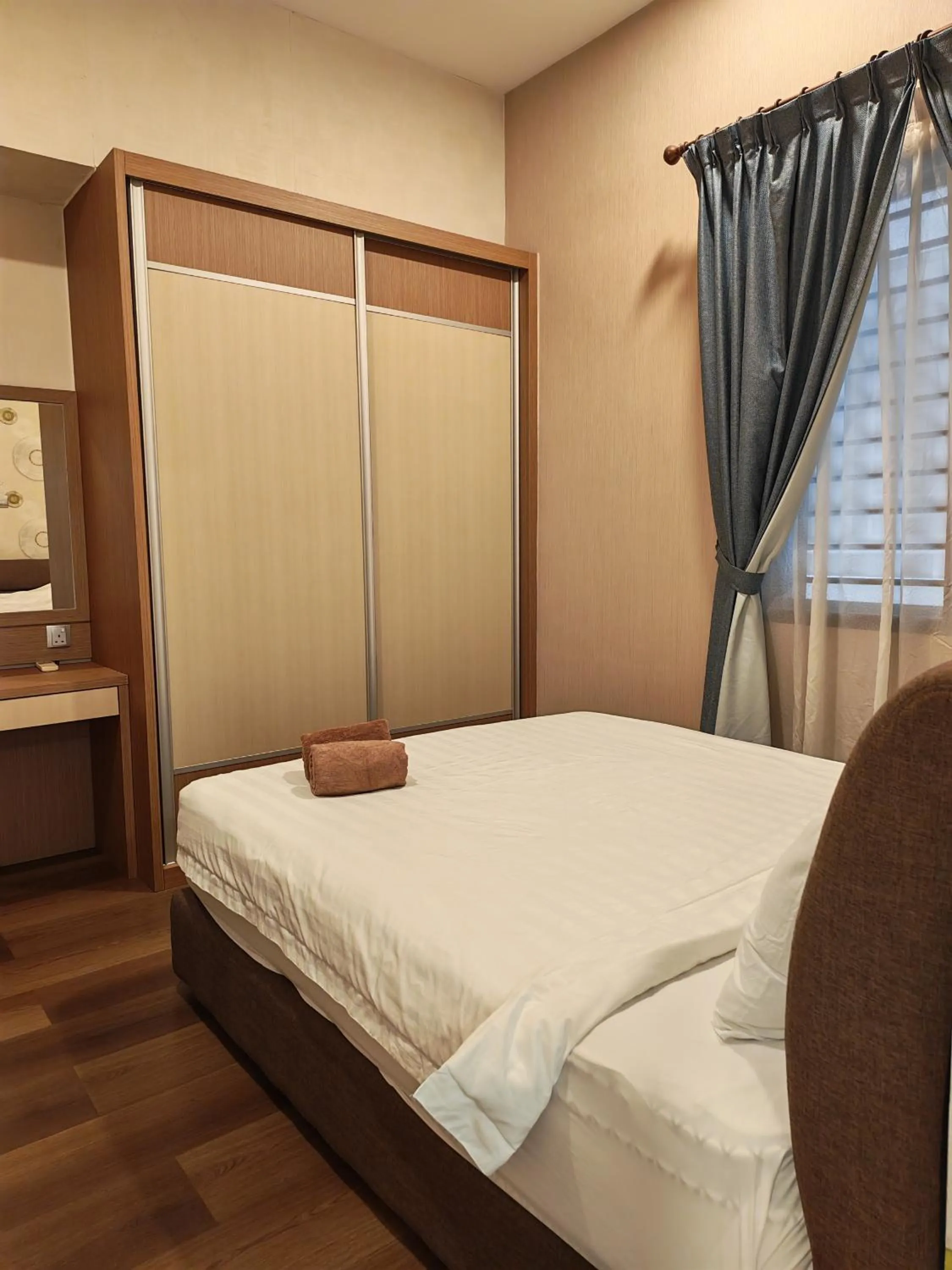 Bed in Borneo Coastal Residence @ IMAGO Mall