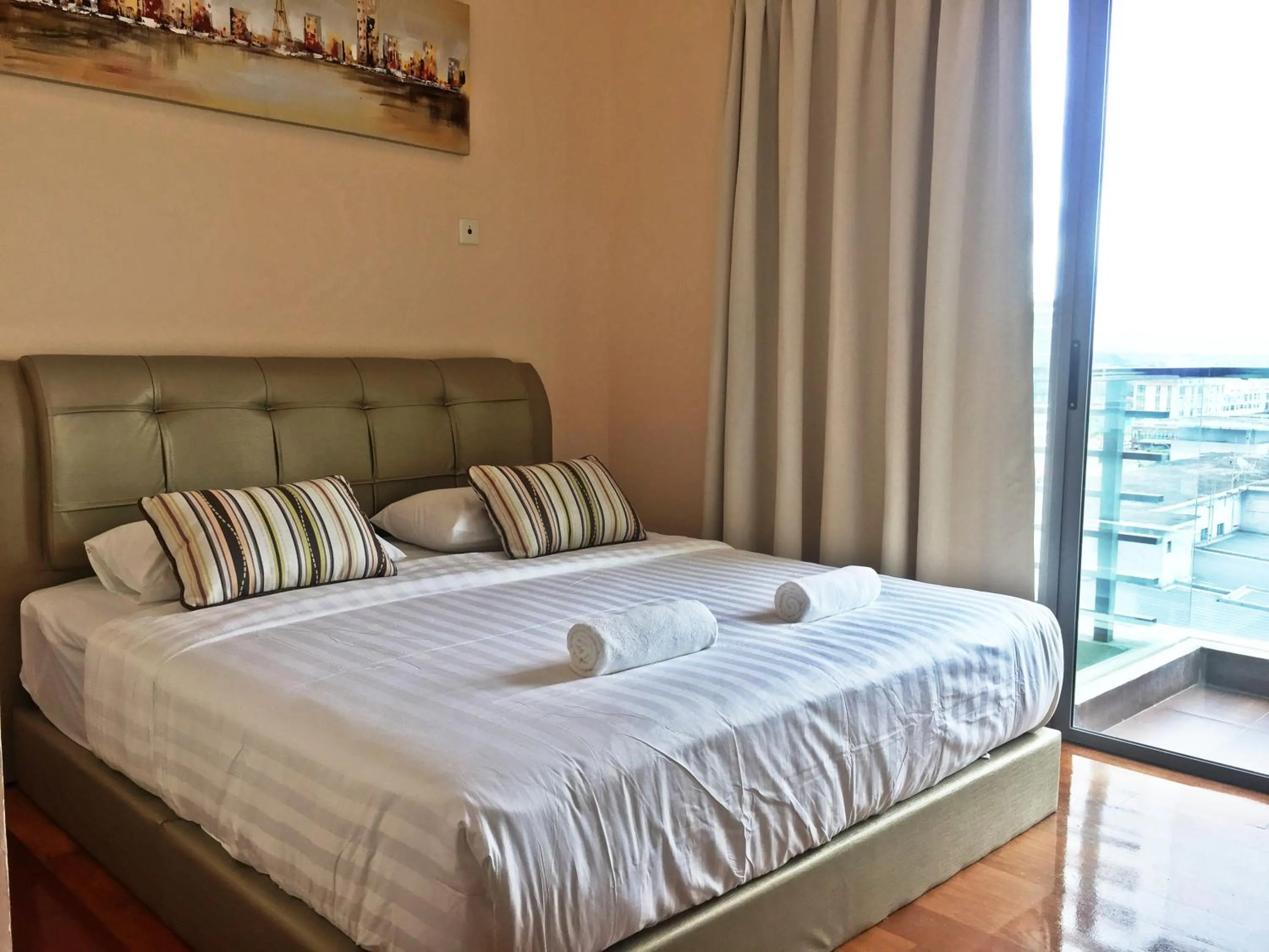 Bedroom, Bed in Borneo Coastal Residence @ IMAGO Mall