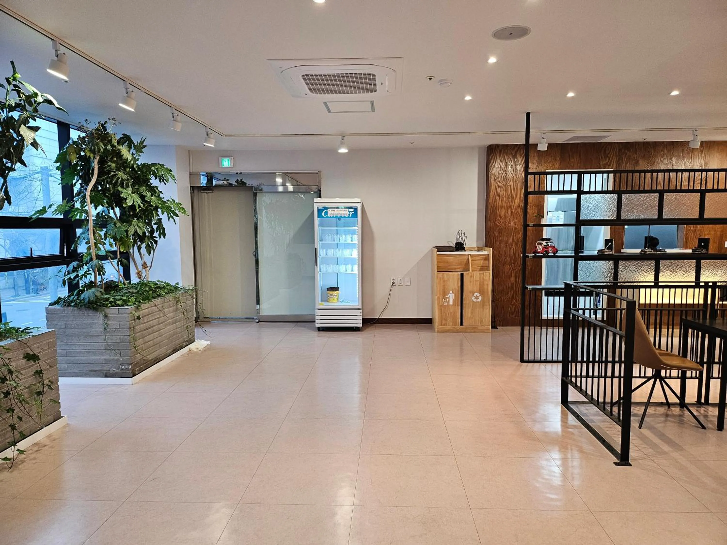 Restaurant/places to eat in SongJeong Olla Hotel