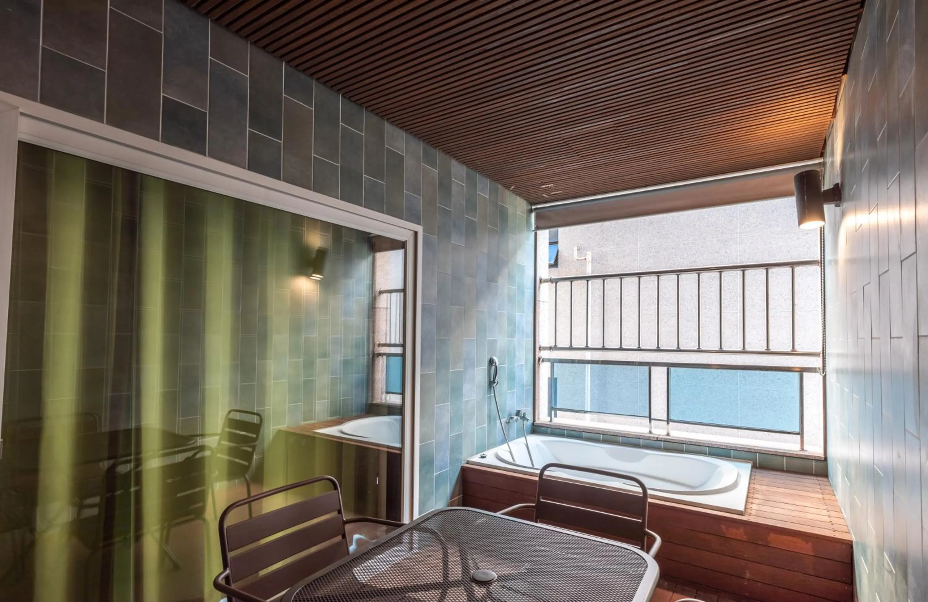 Hot Tub in SongJeong Olla Hotel