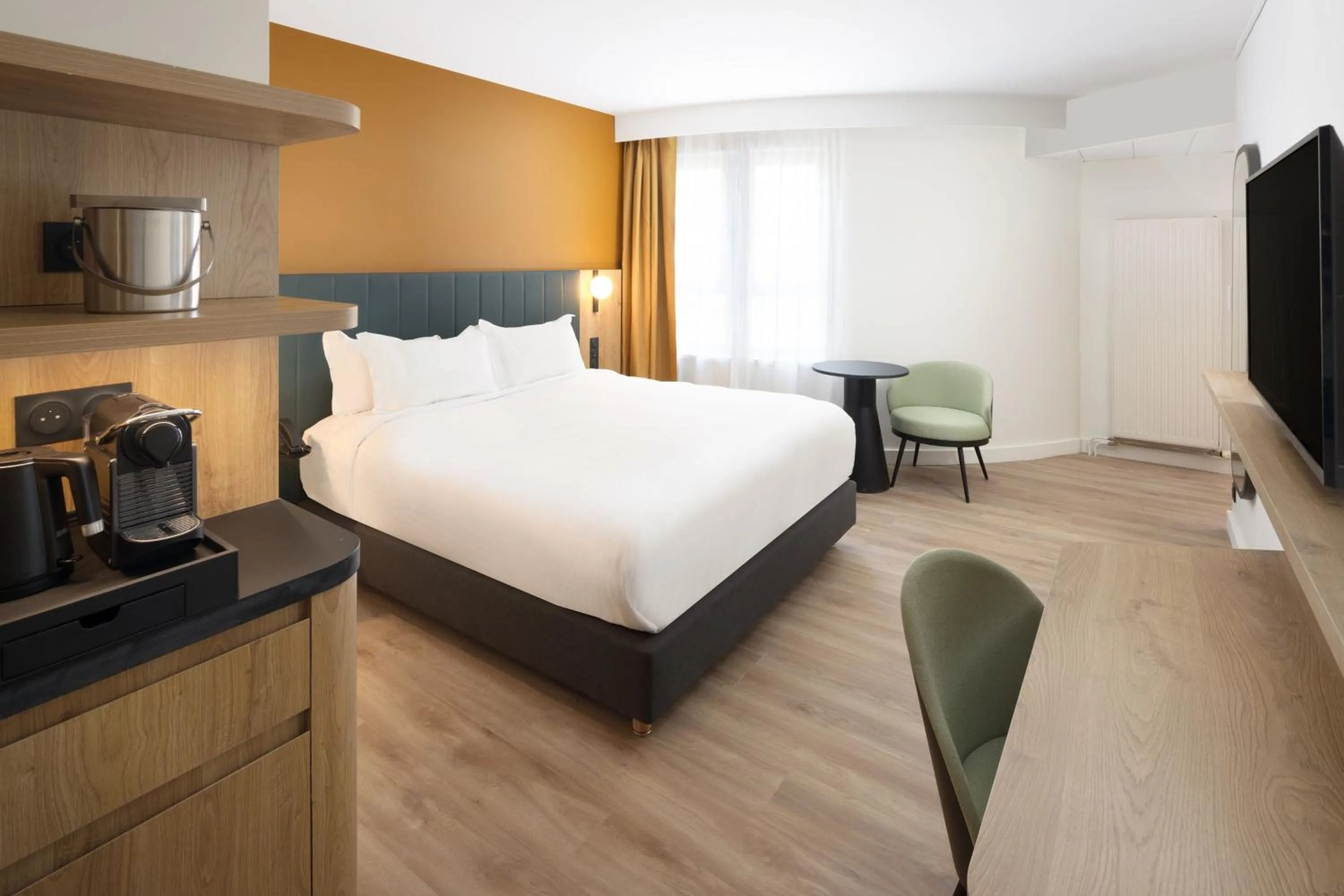 Photo of the whole room, Bed in Residence Inn by Marriott Paris Didot Montparnasse
