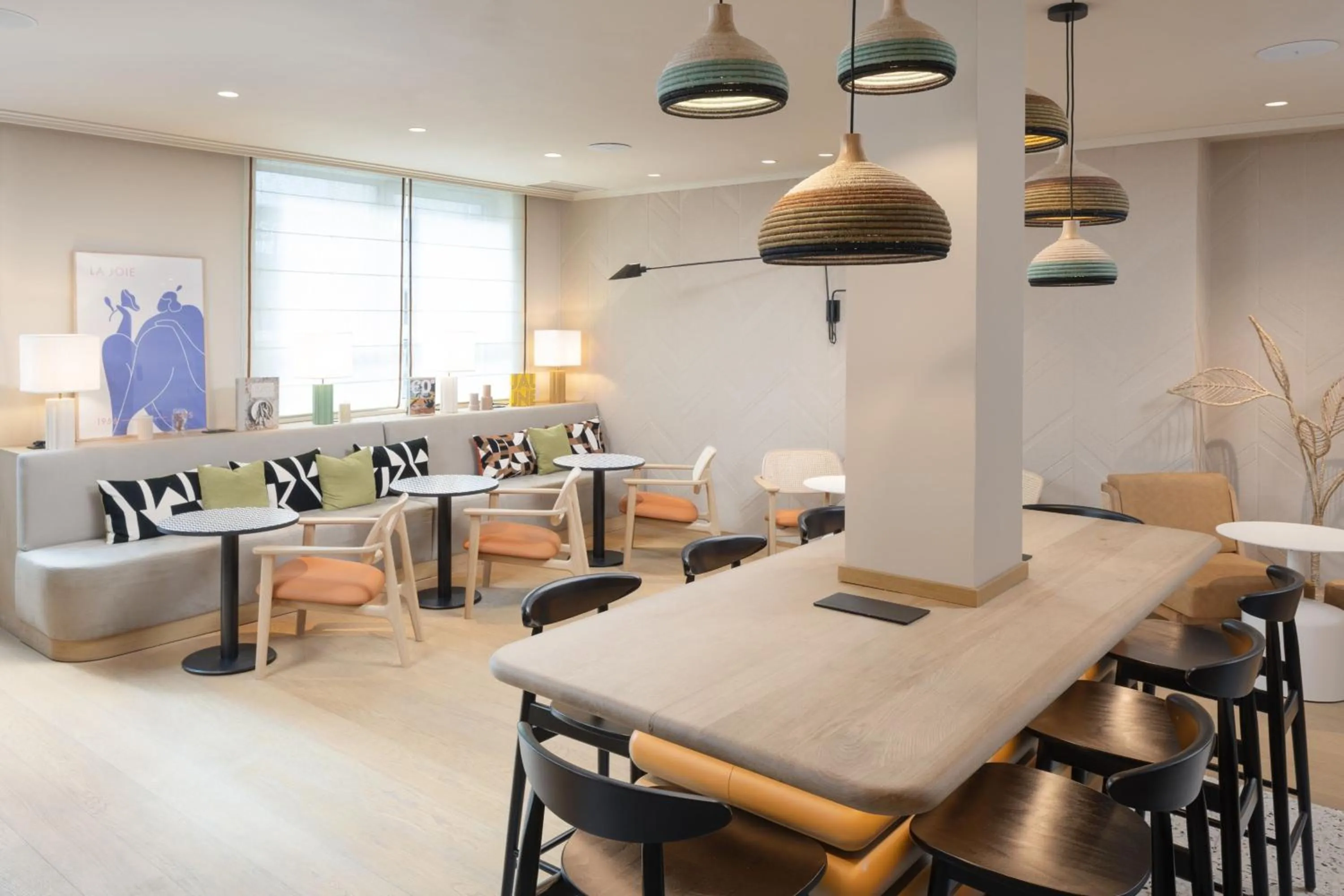 Lounge or bar in Residence Inn by Marriott Paris Didot Montparnasse