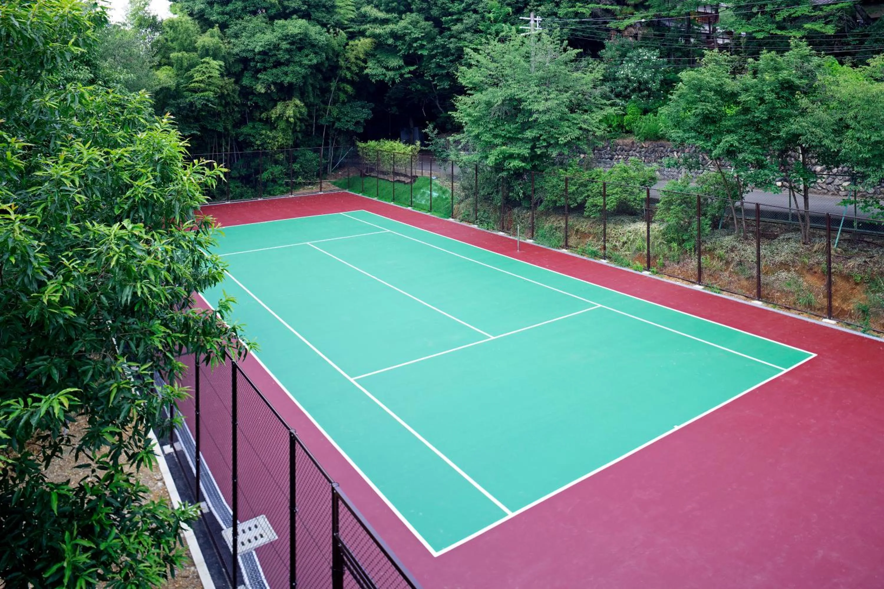 Tennis court in Kyoto Utano Youth Hostel