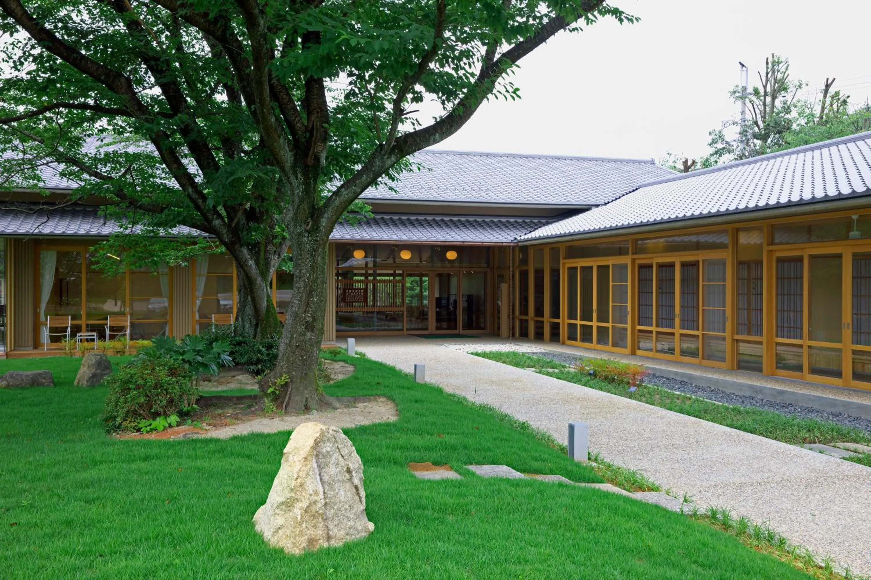 Facade/entrance in Kyoto Utano Youth Hostel