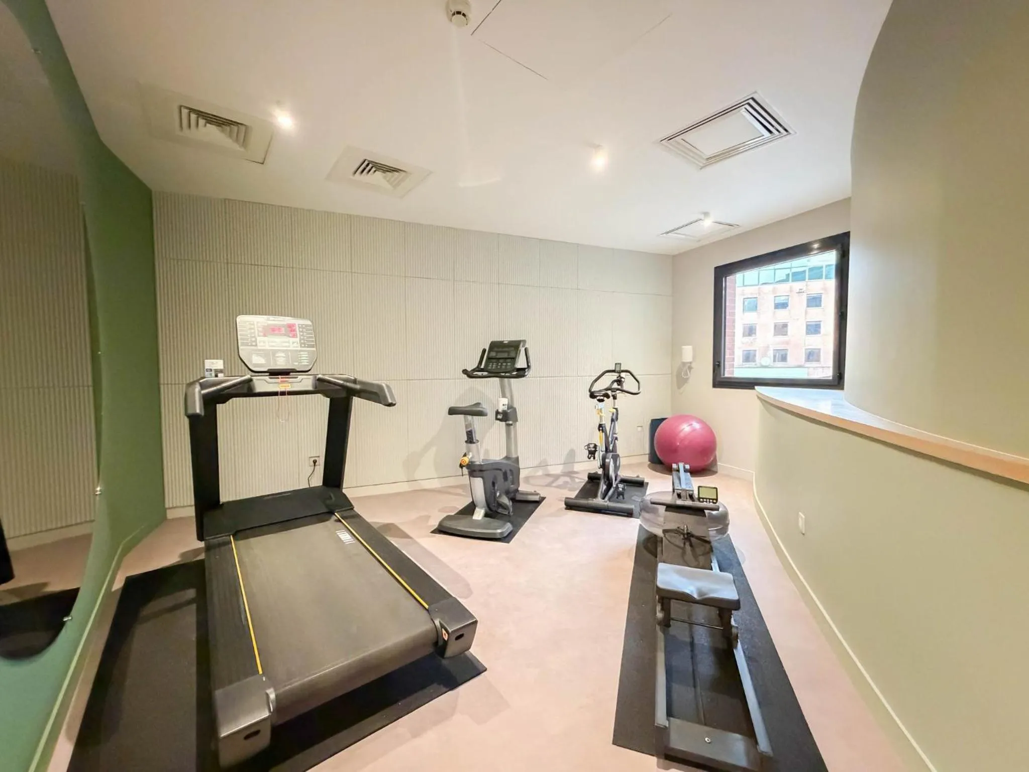 Fitness centre/facilities in Holiday Inn Express Arras by IHG