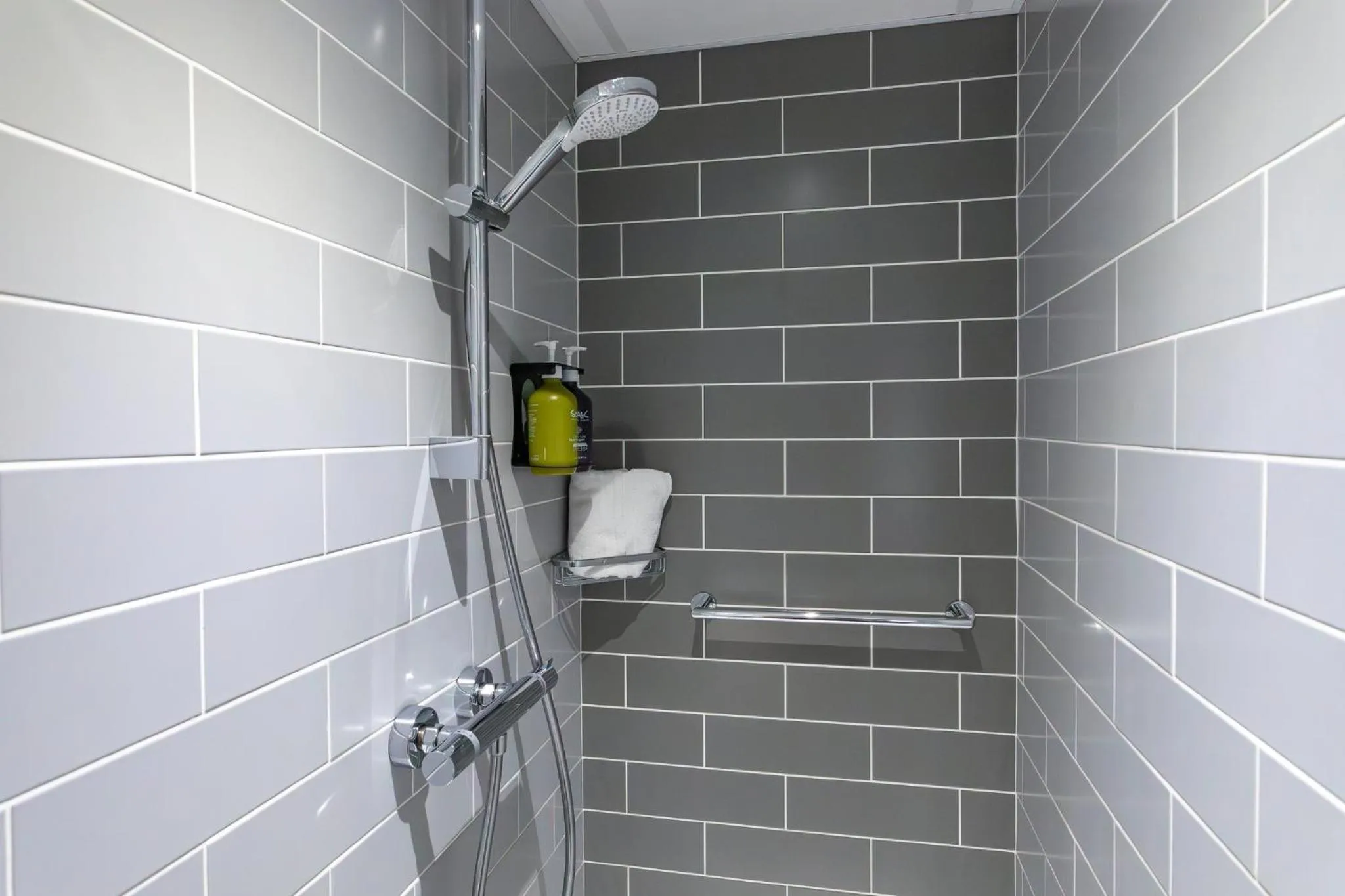 Bathroom in Holiday Inn Express Arras by IHG